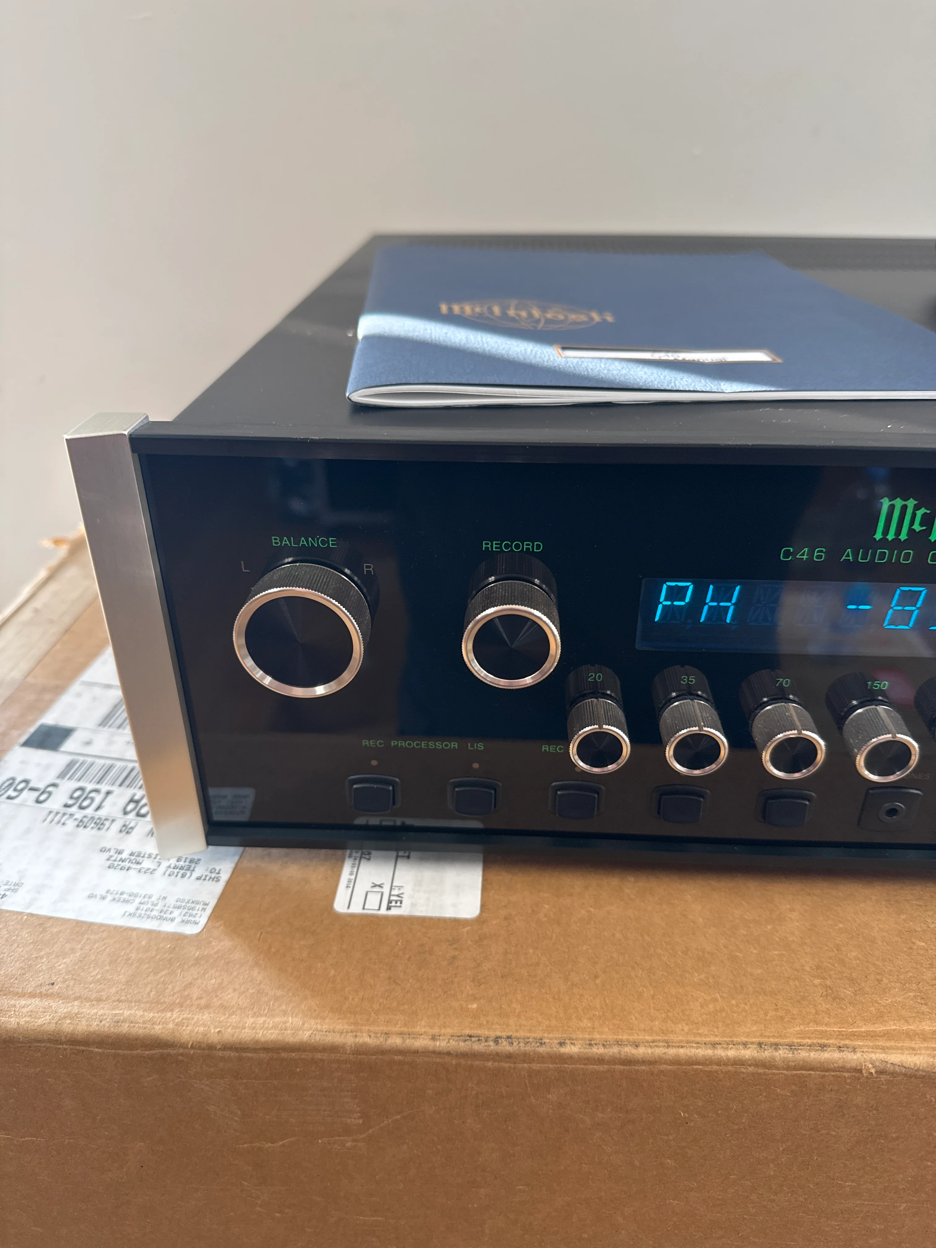McIntosh C46 Stereo Preamplifier * Like New * Box * Manual * Remote - Image 2