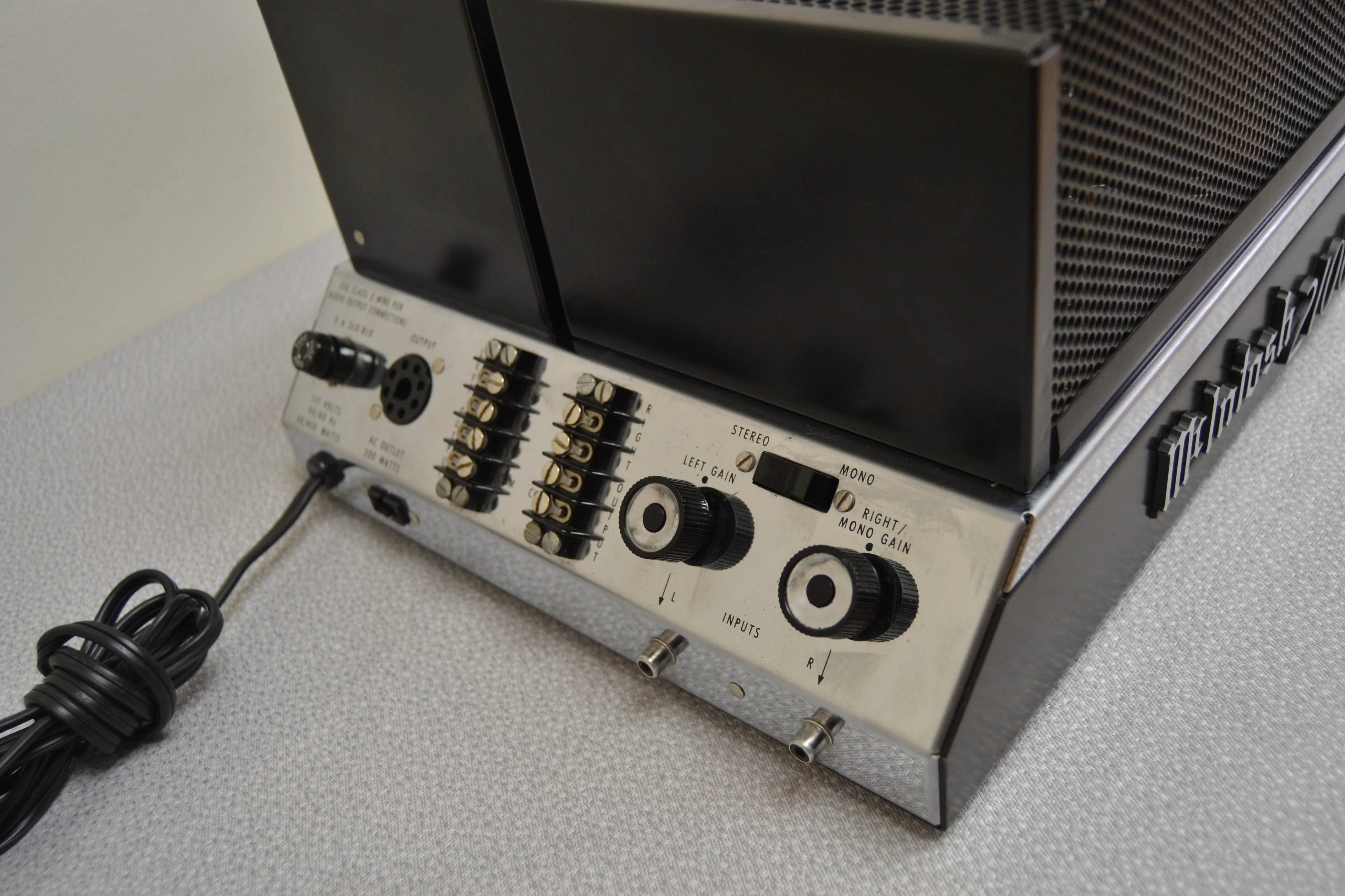 McIntosh MC2100 Stereo Power Amplifier (1970-75) * Bulletin Board Upgraded * 105W RMS * - Image 6
