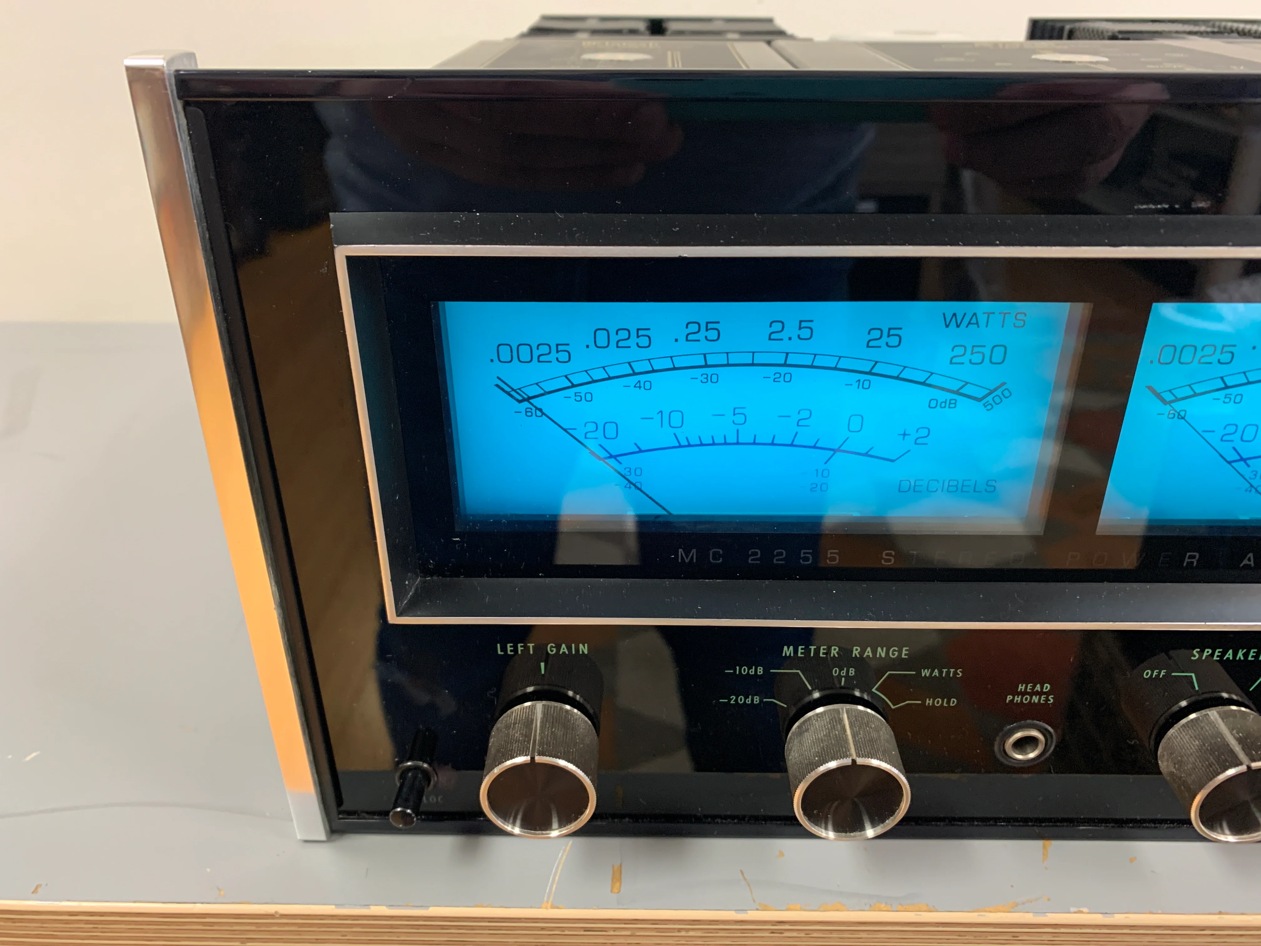 McIntosh MC2255 Power Amplifier - Image 5
