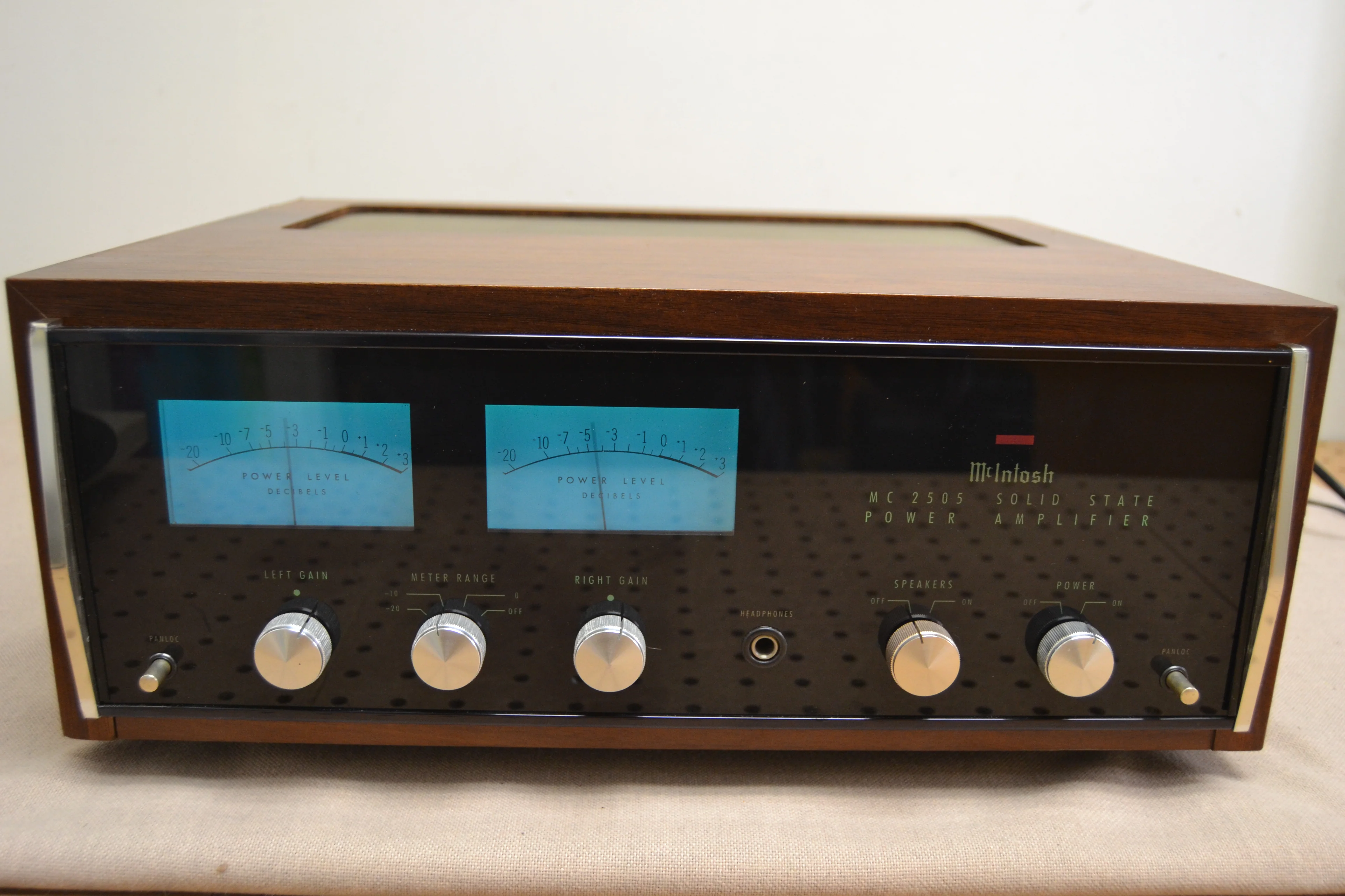 McIntosh MC2505 Stereo Power Amplifier * 50W RMS * 1973 * Original Wood Case