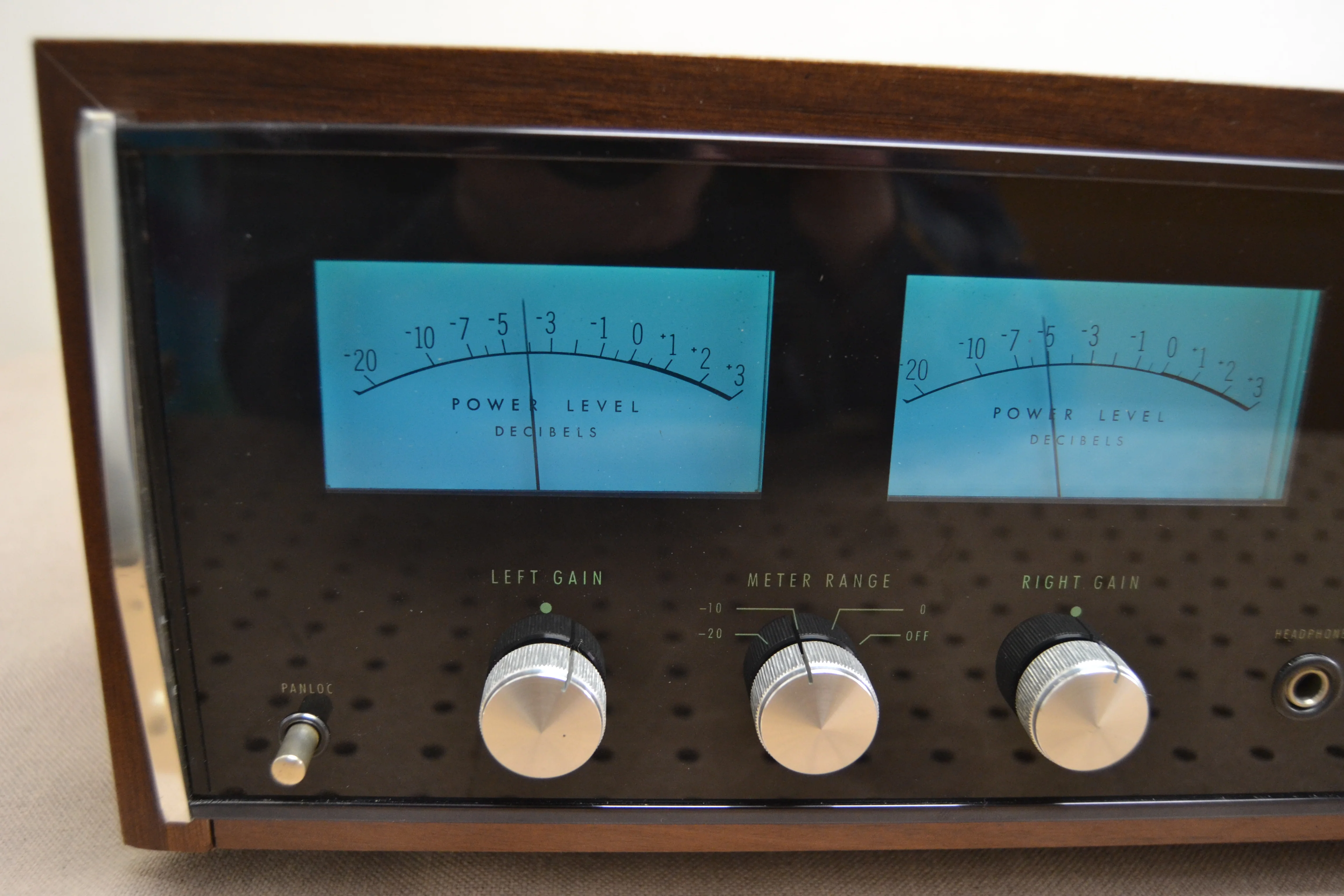 McIntosh MC2505 Stereo Power Amplifier * 50W RMS * 1973 * Original Wood Case - Image 2