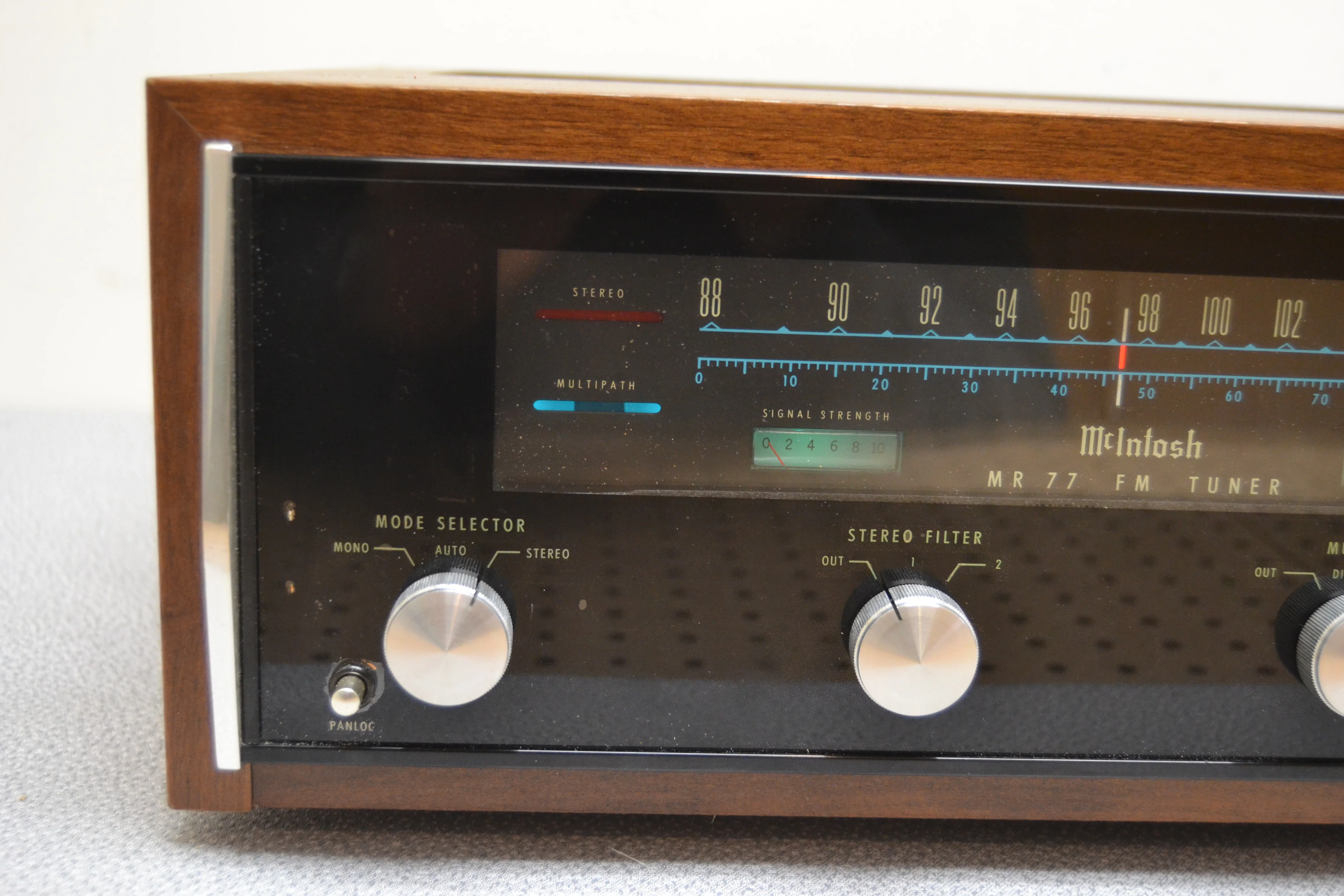 McIntosh MR-77 Stereo Tuner * 1972 * Original Wood Case - Image 2