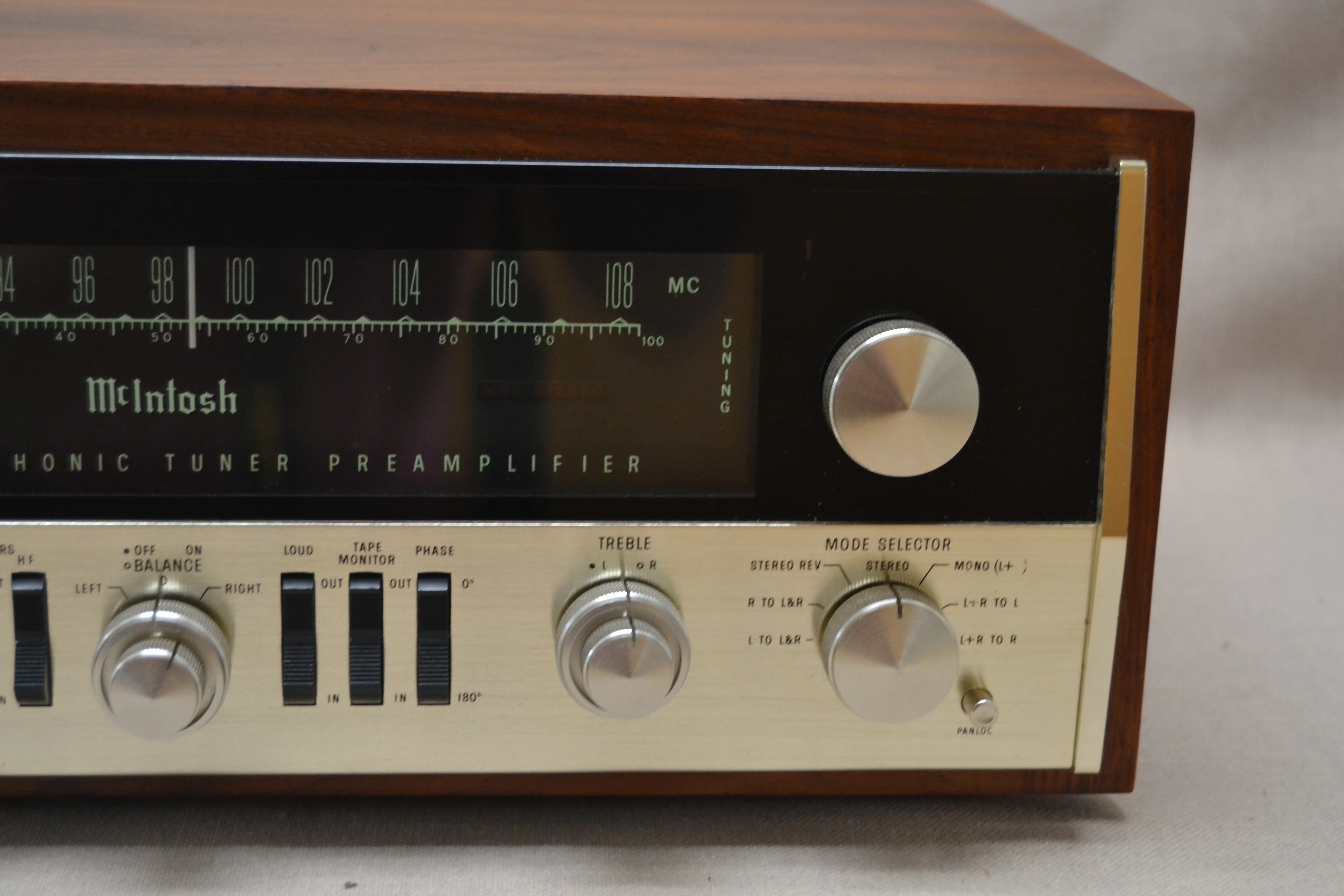 McIntosh MX110 Z Series ( Late ) 1963-1969 Preamplifier - Tuner * Fully Serviced * OEM Wood Case - Image 4