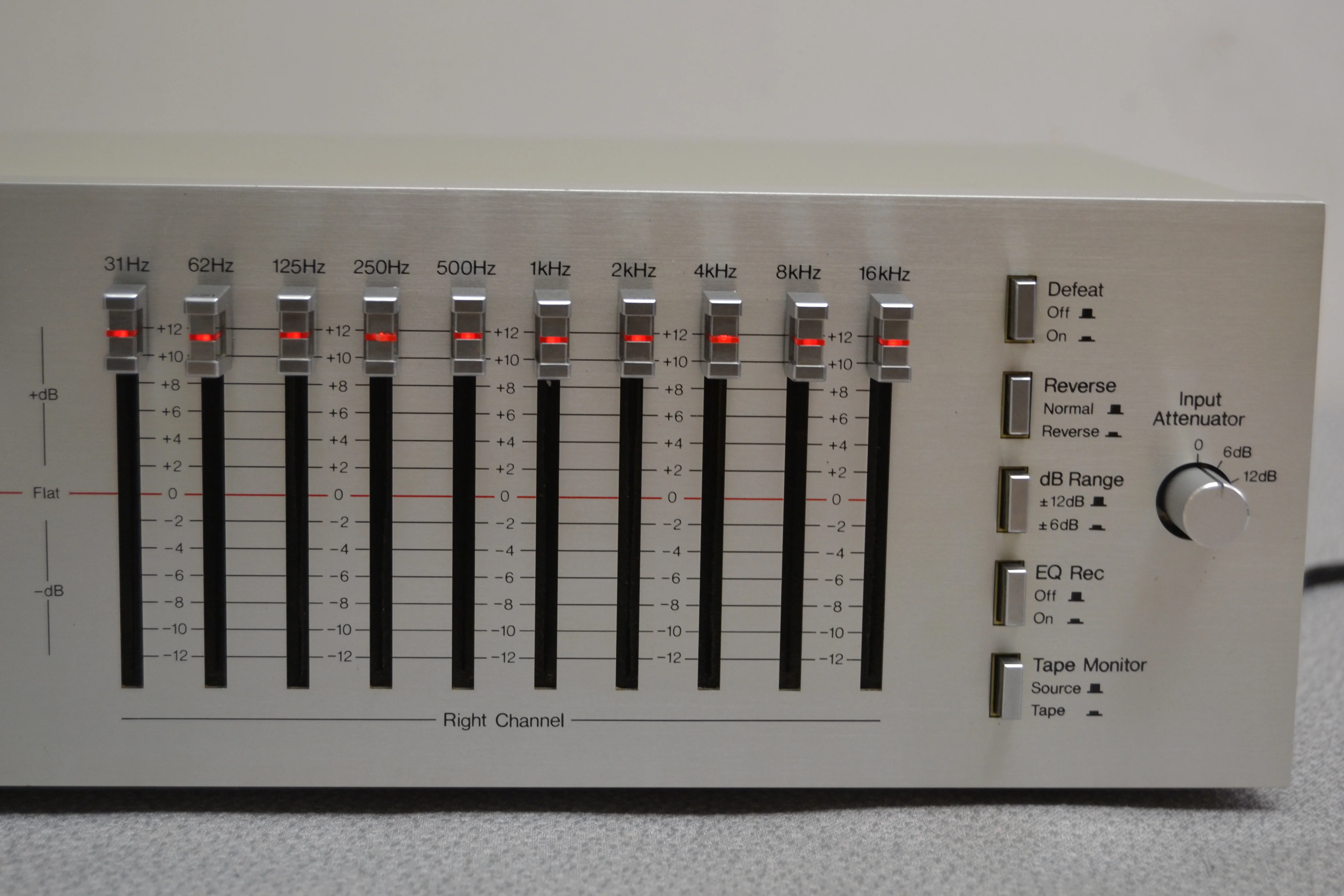 MCS 3035 10 Band Graphic Equalizer - Image 6