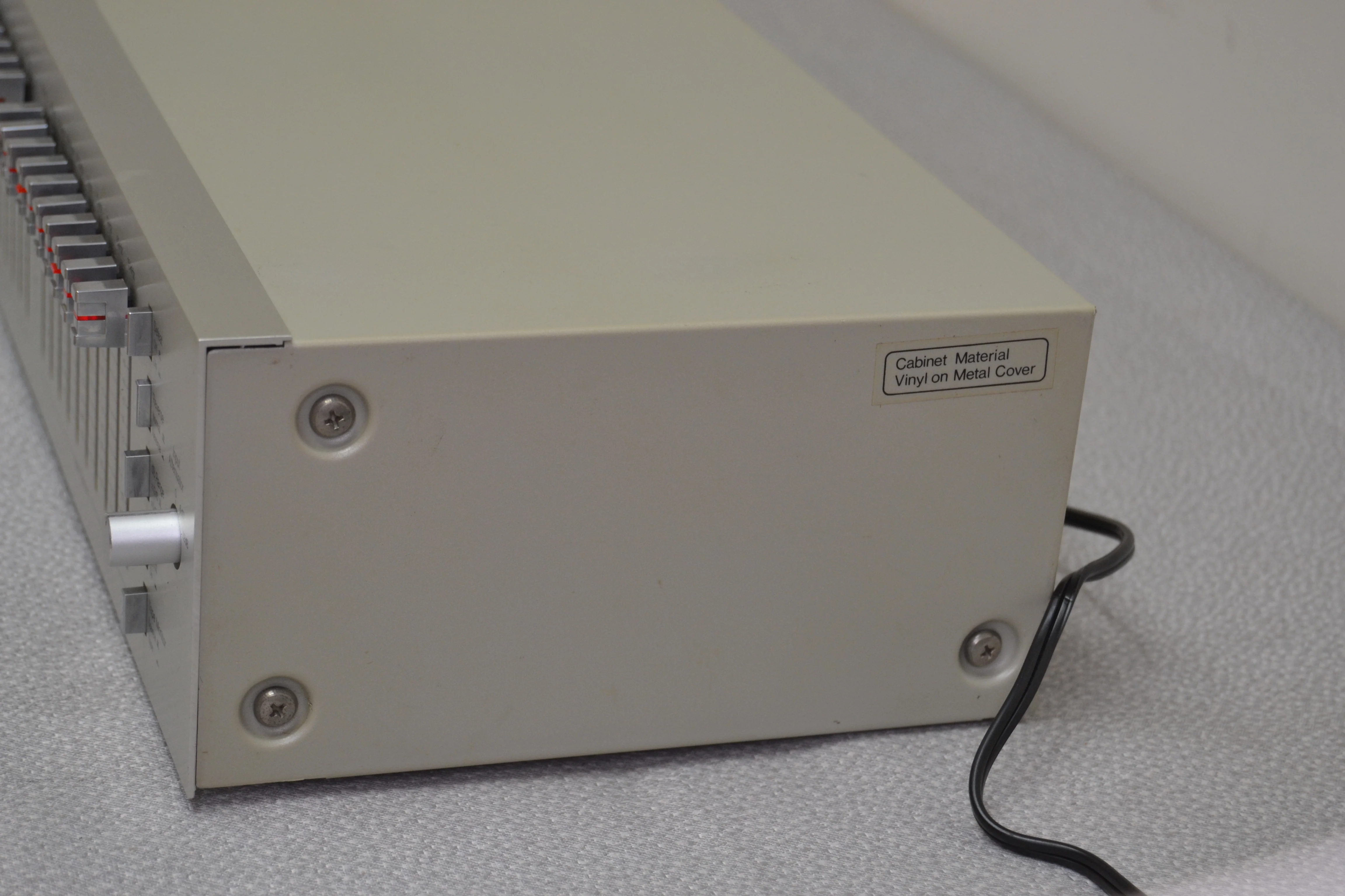 MCS 3035 10 Band Graphic Equalizer - Image 7