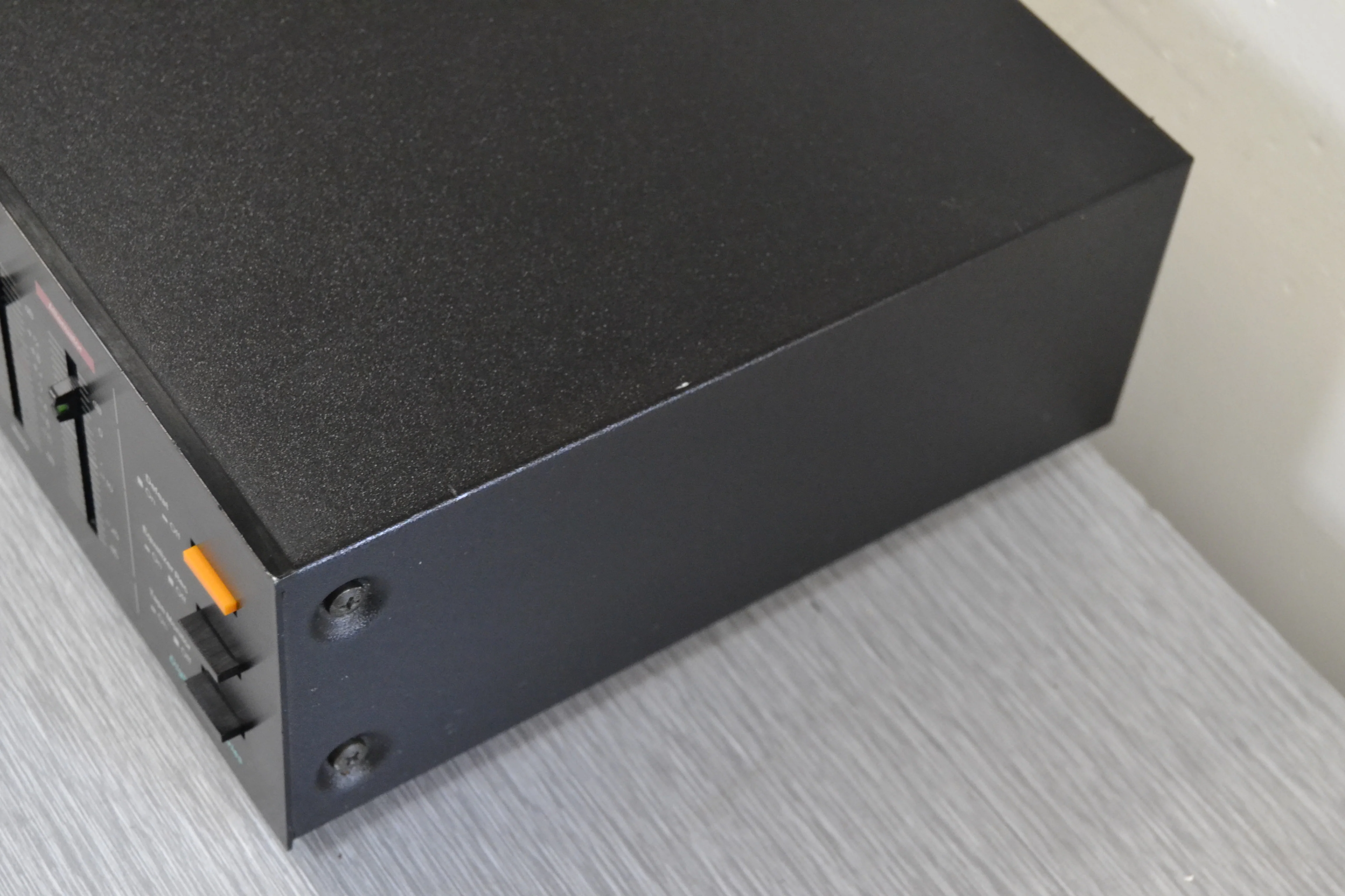 MCS 3042 Stereo Graphic Equalizer - Image 6