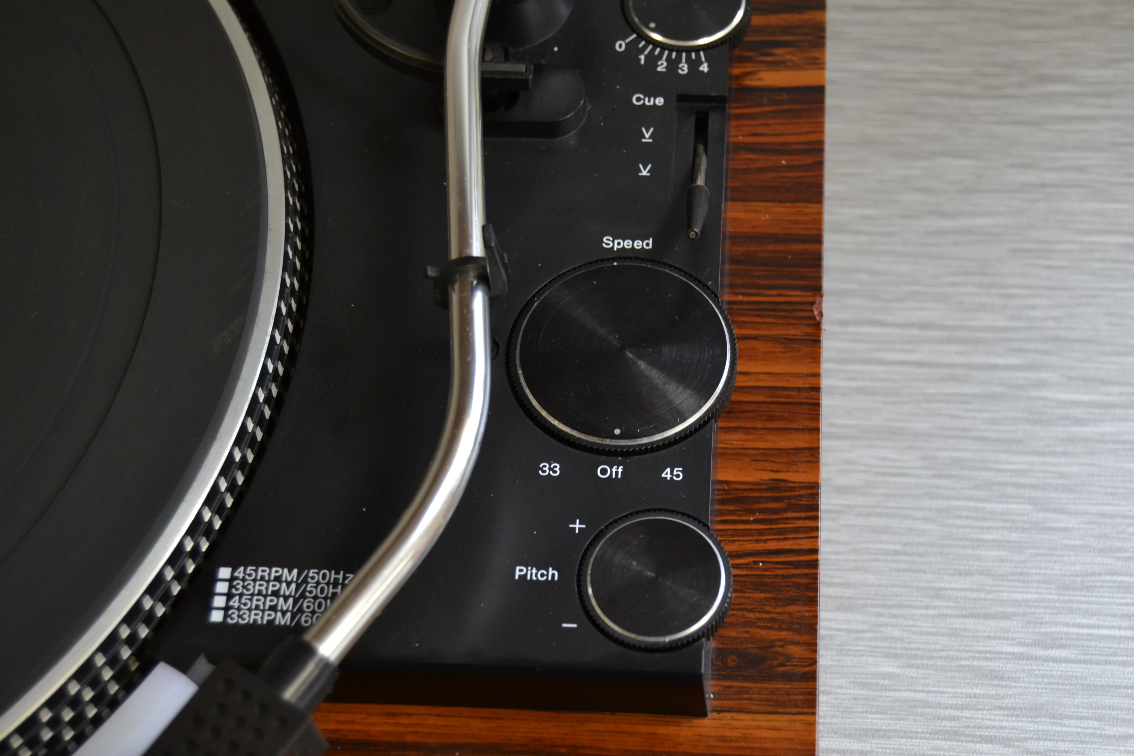 MCS 6502 Belt Drive Turntable - Image 5