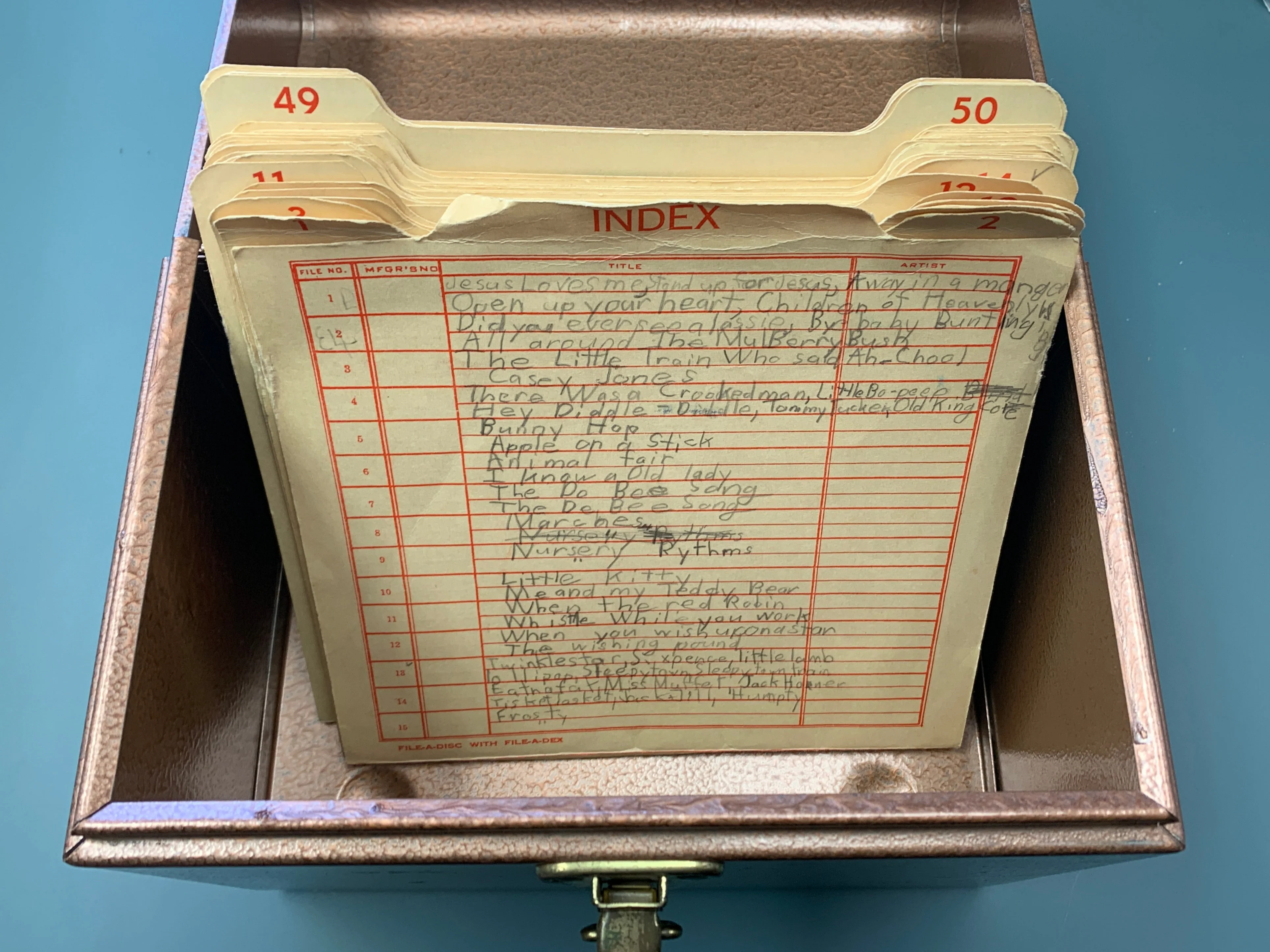 Metal 45 RPM Record Storage Carrying Case - Image 5