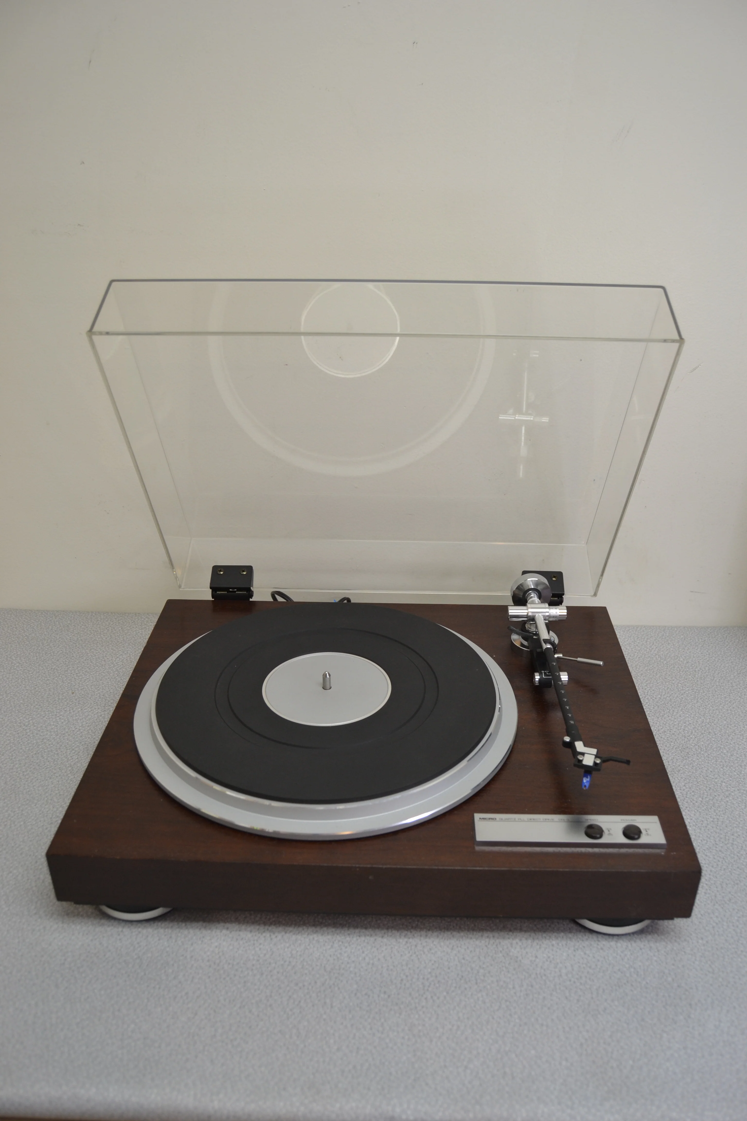 Micro Seiki DQ-3 Quartz-Locked PLL Direct-Drive Turntable - Image 2