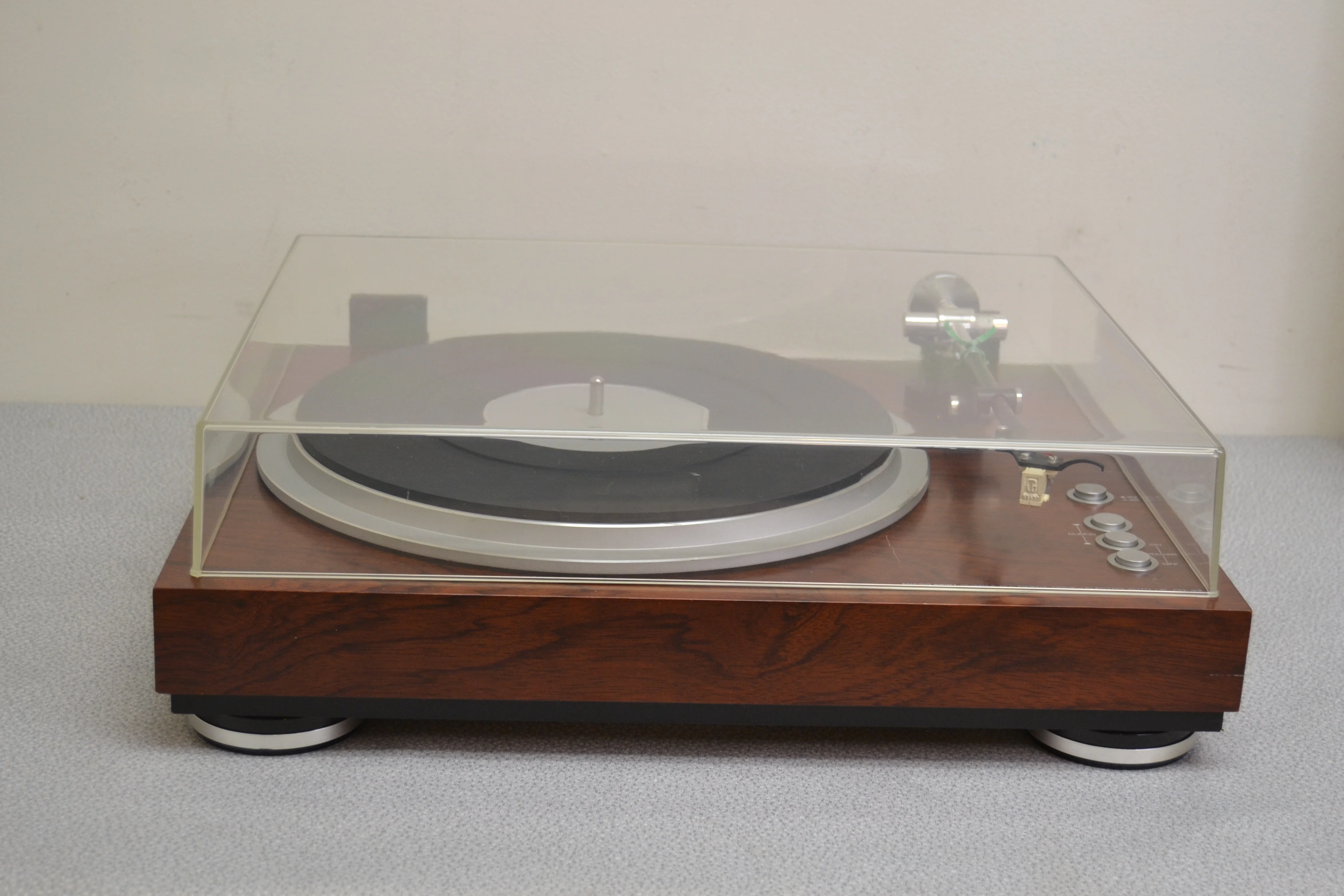 Micro Seiki DQ-43 Quartz-Locked PLL Direct-Drive Turntable
