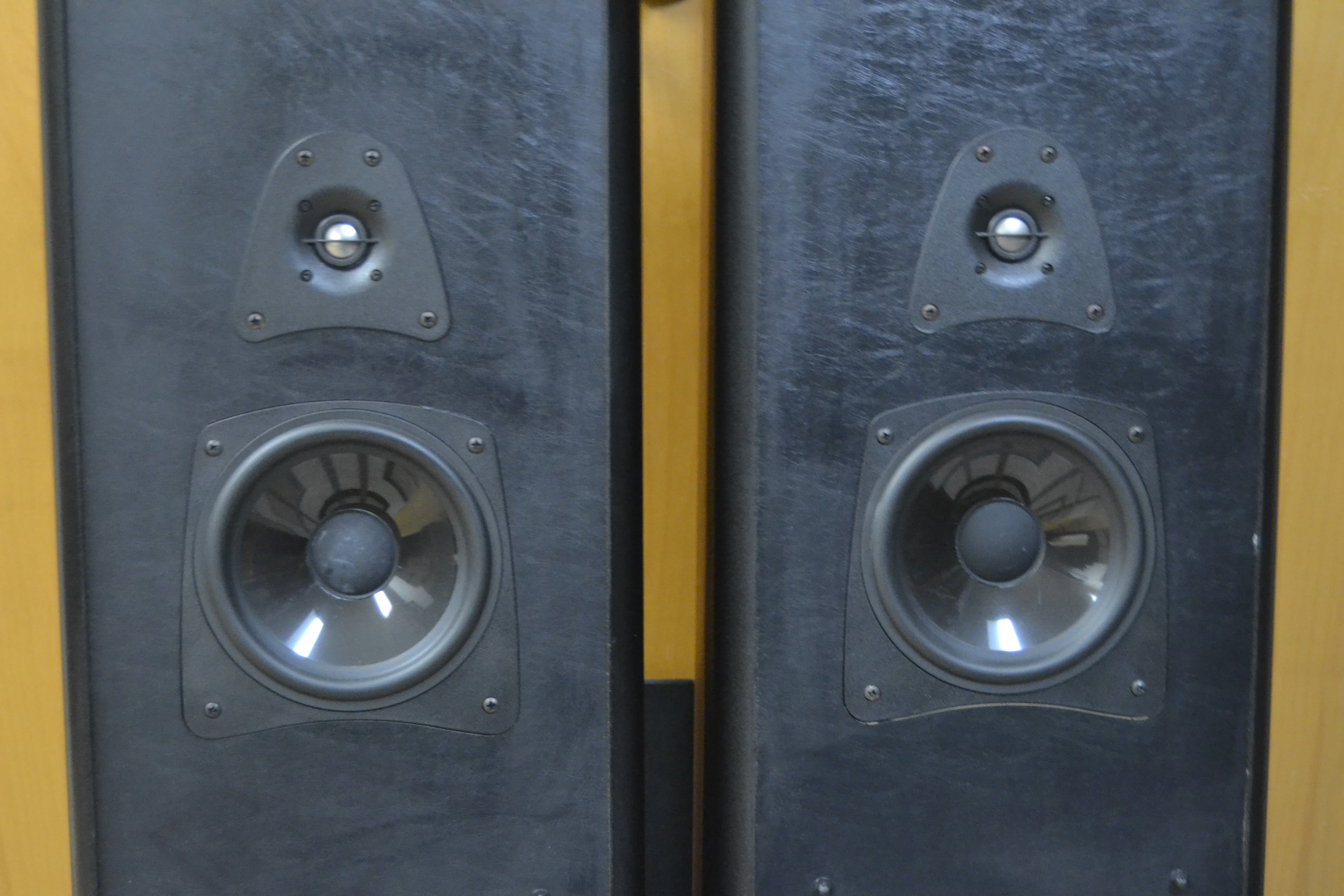 Mirage OM-9 Omni-polar Floor Standing Speakers - Image 5