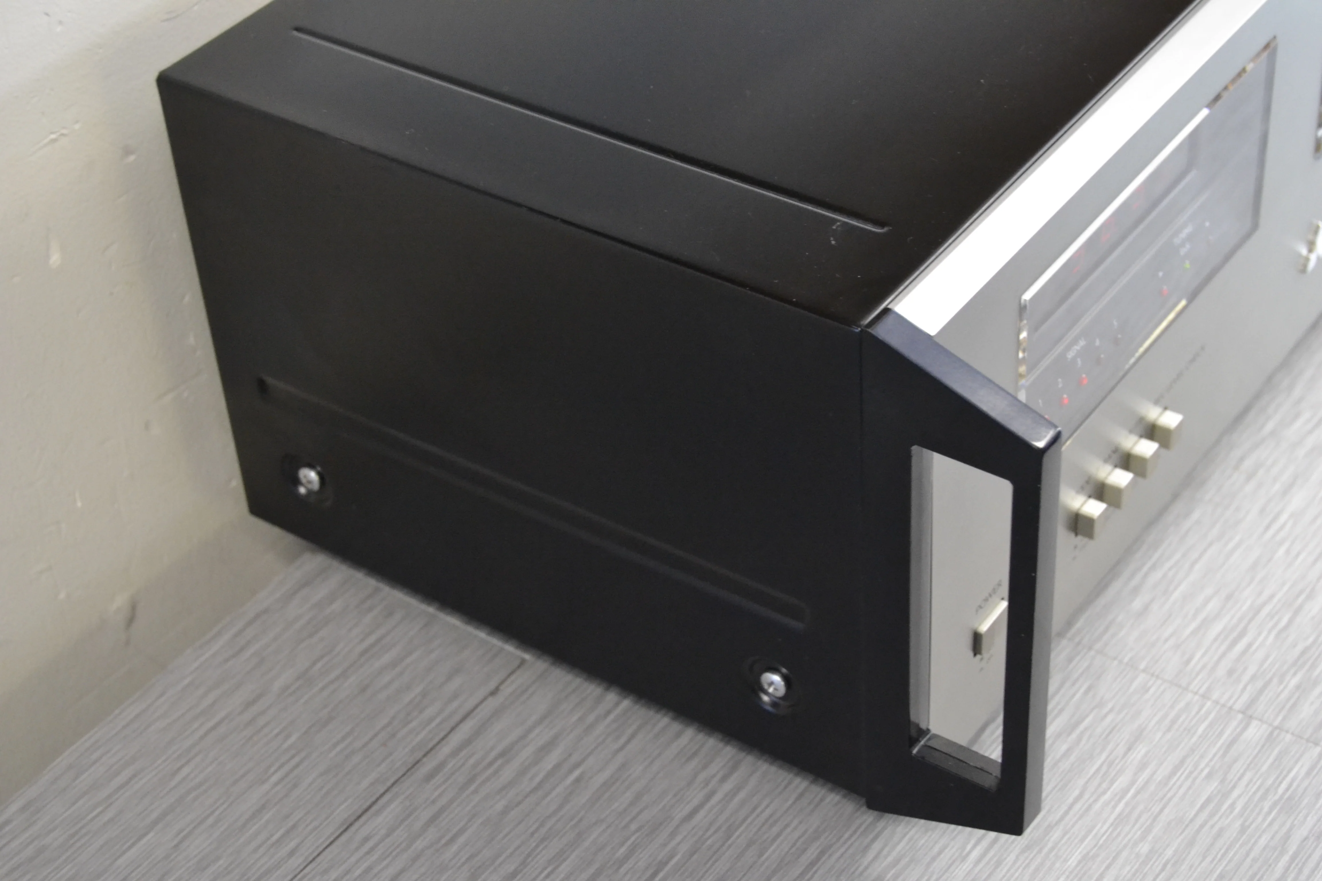 Mitsubishi DA-F20 Stereo Tuner - Image 8