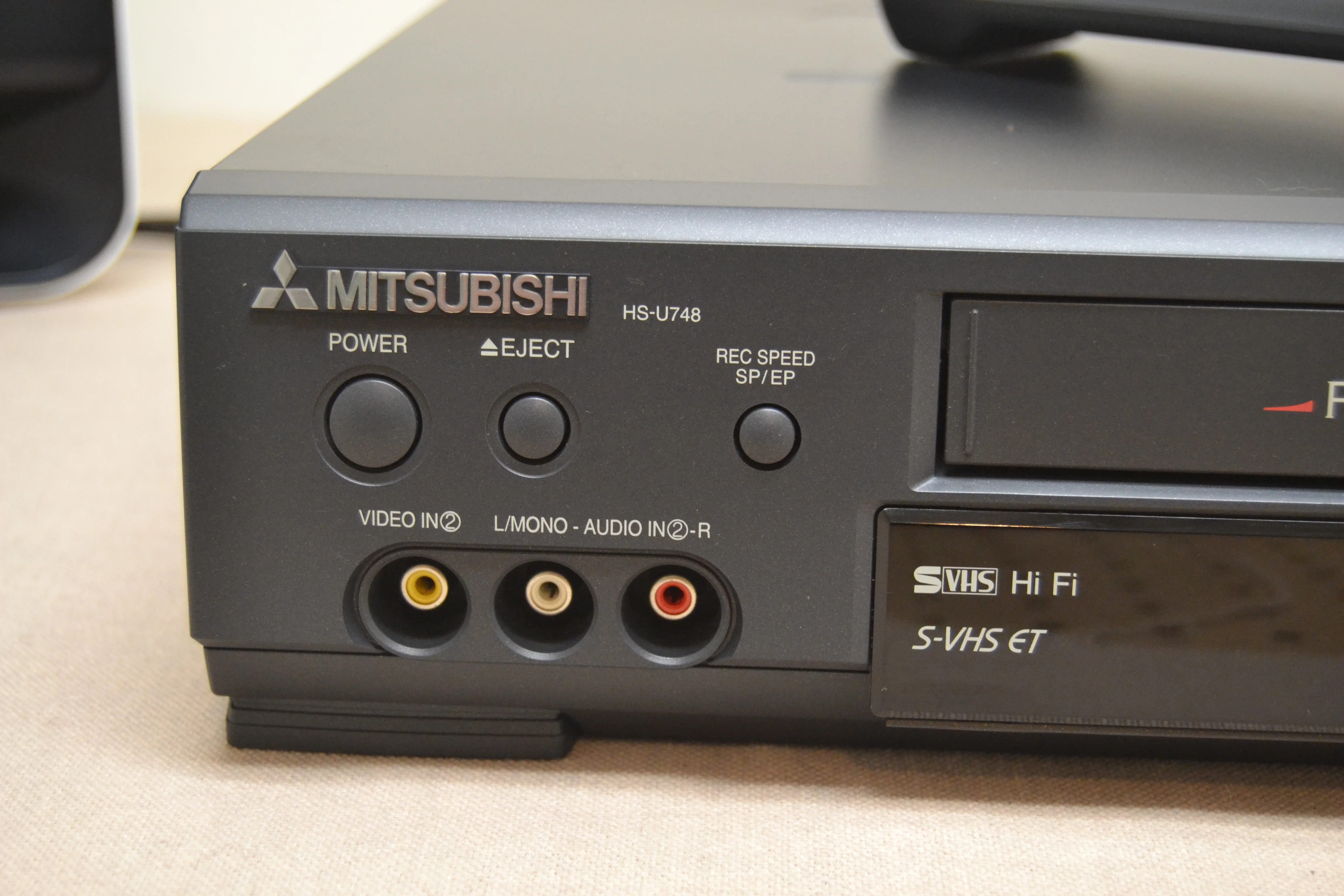 Mitsubishi HS-U748 S-VHS VCR * Remote - Image 4