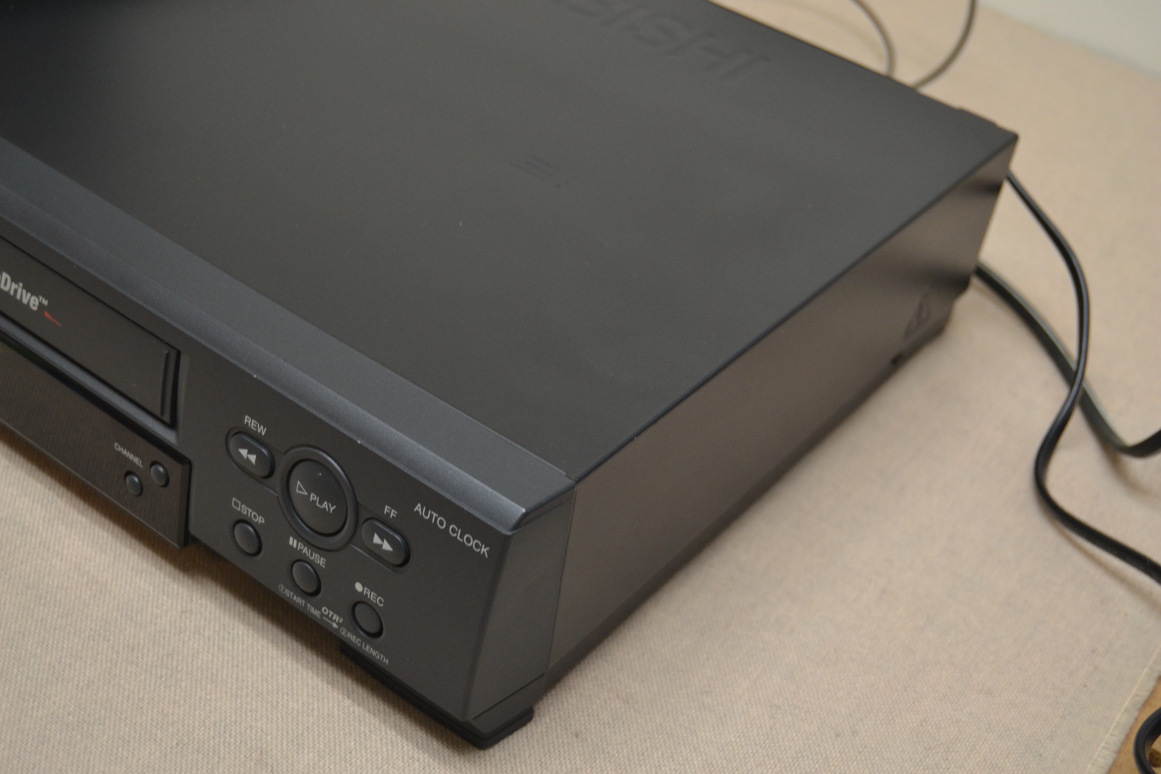 Mitsubishi HS-U748 S-VHS VCR * Remote - Image 8