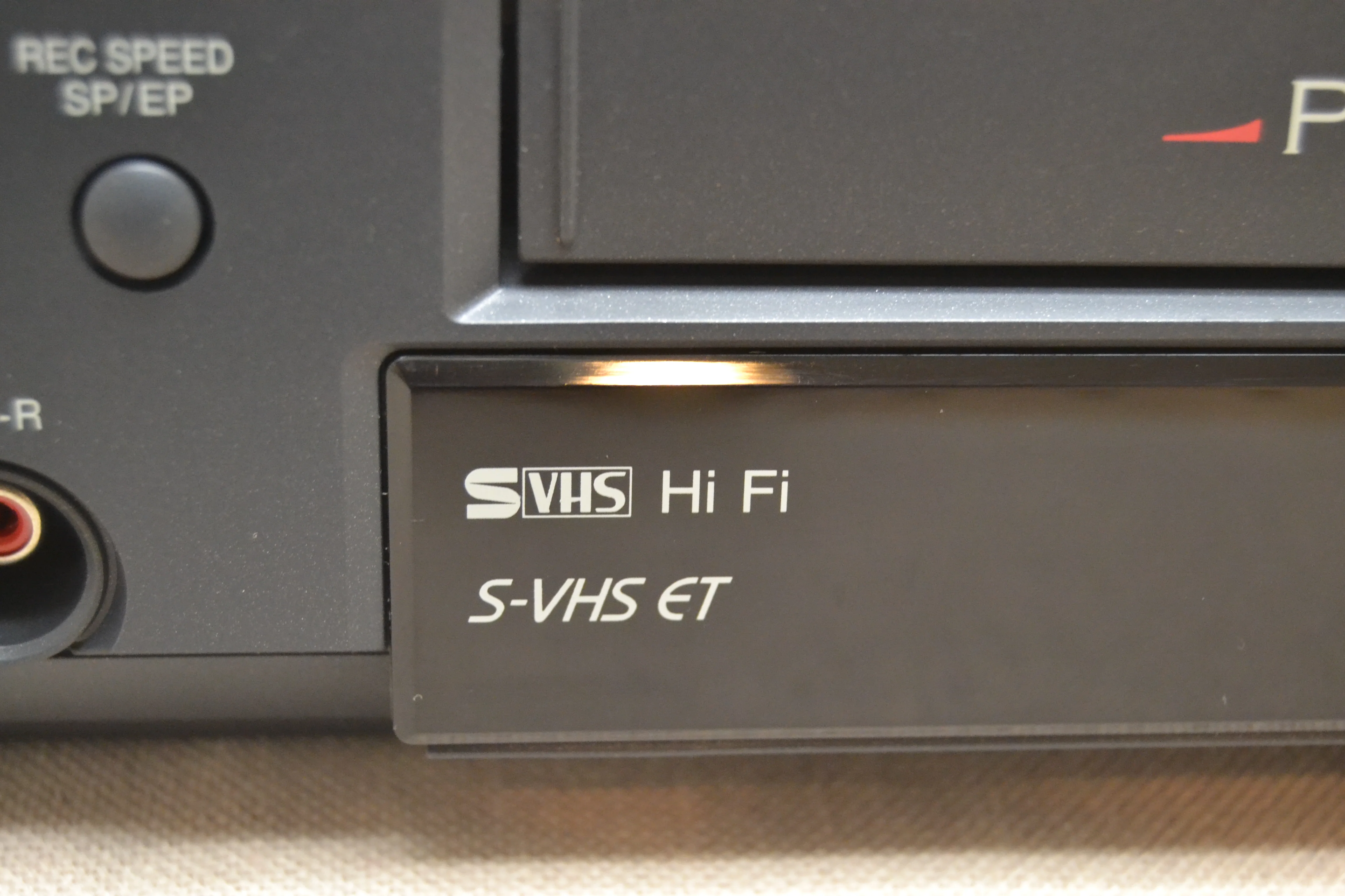 Mitsubishi HS-U748 S-VHS VCR * Remote - Image 9