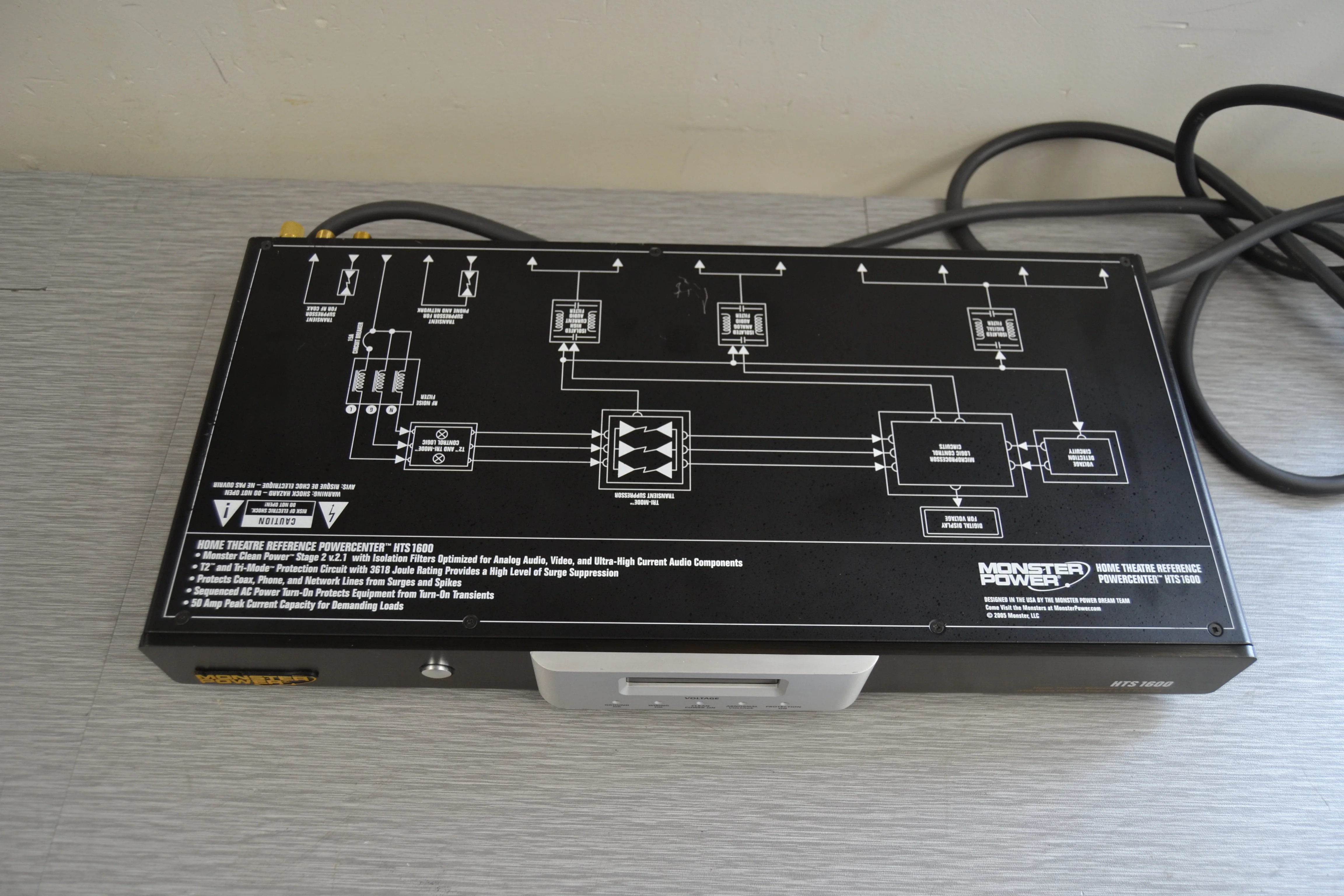 Monster Power HTS-1600 Power Conditioner - Image 2