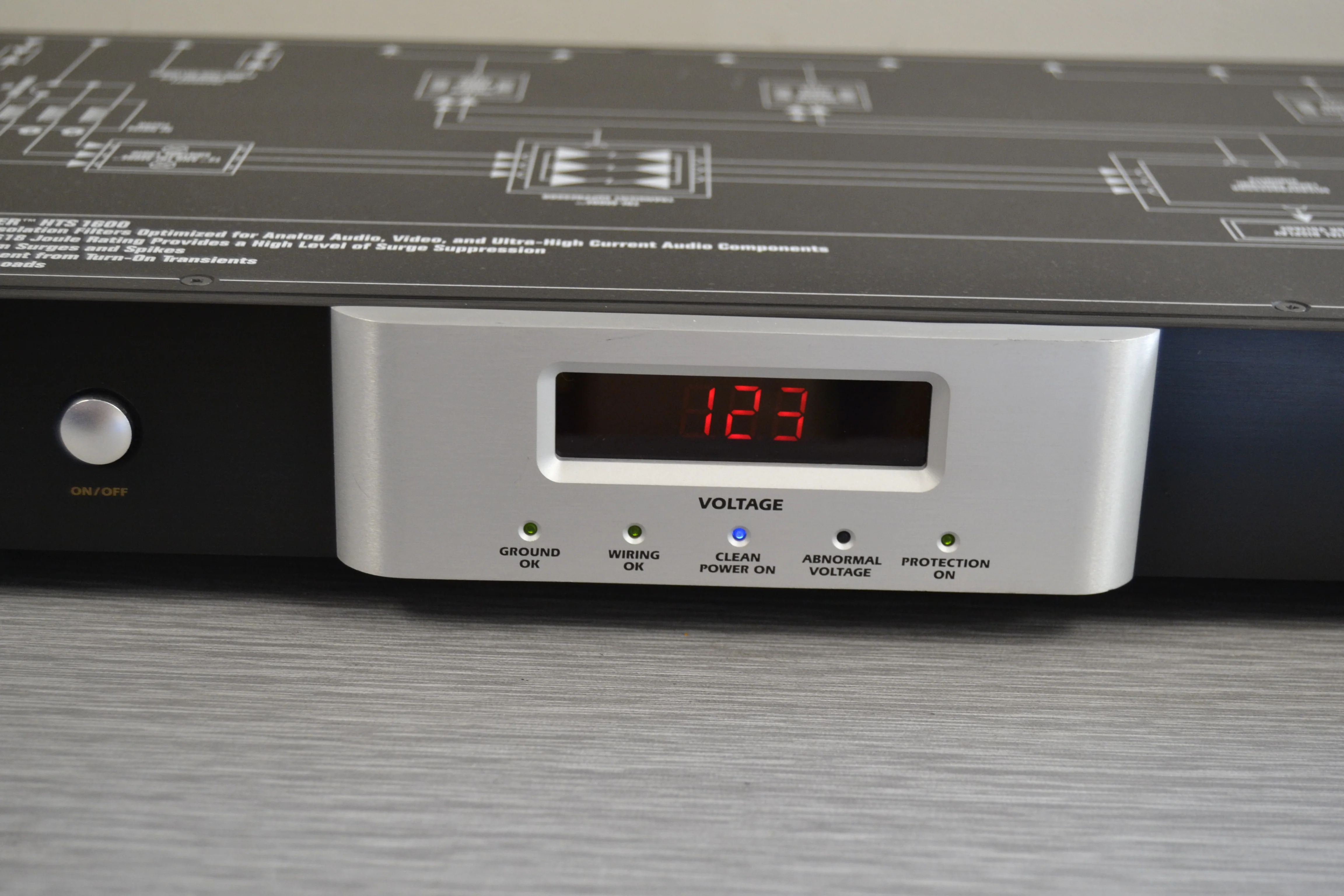 Monster Power HTS-1600 Power Conditioner - Image 4