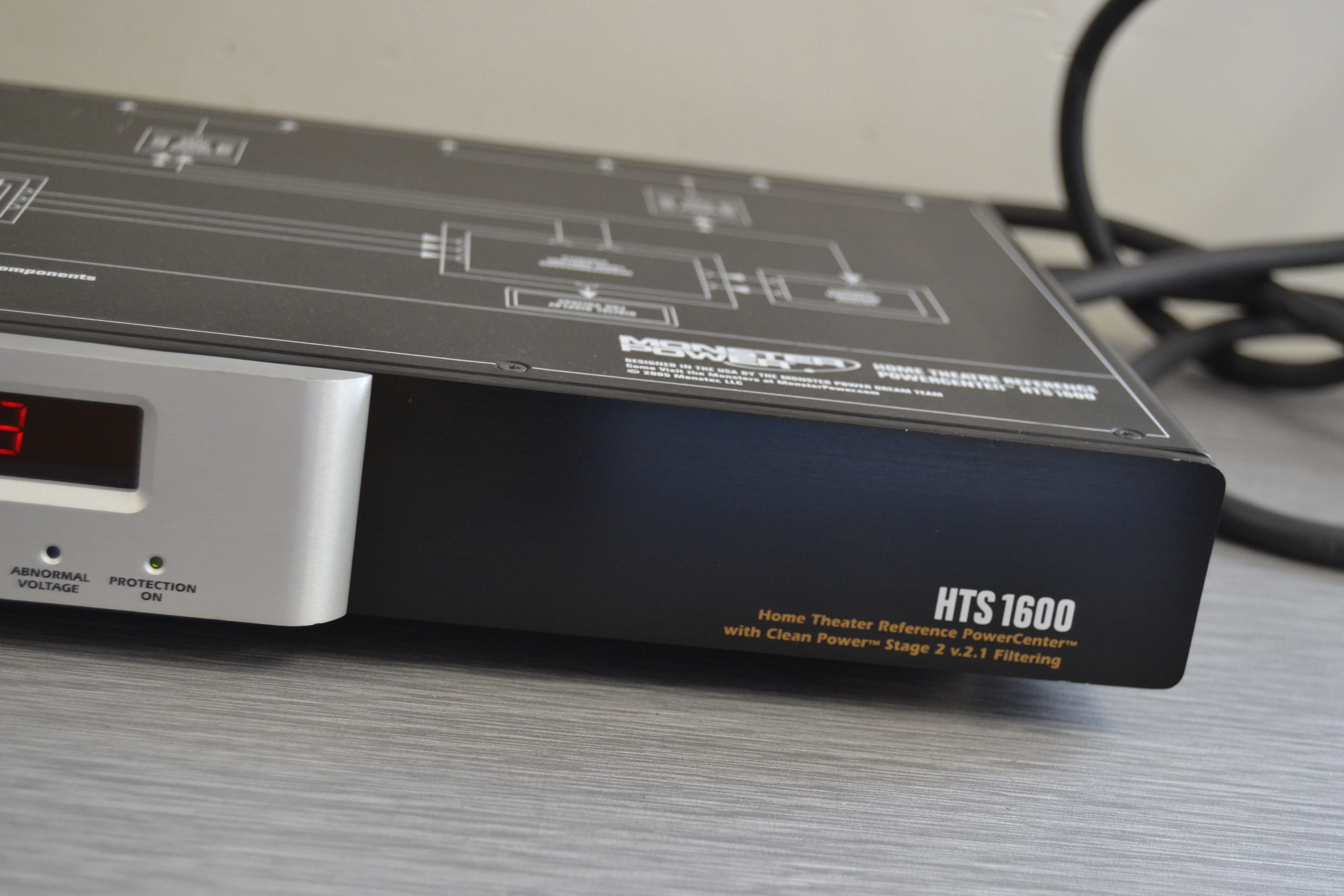 Monster Power HTS-1600 Power Conditioner - Image 7