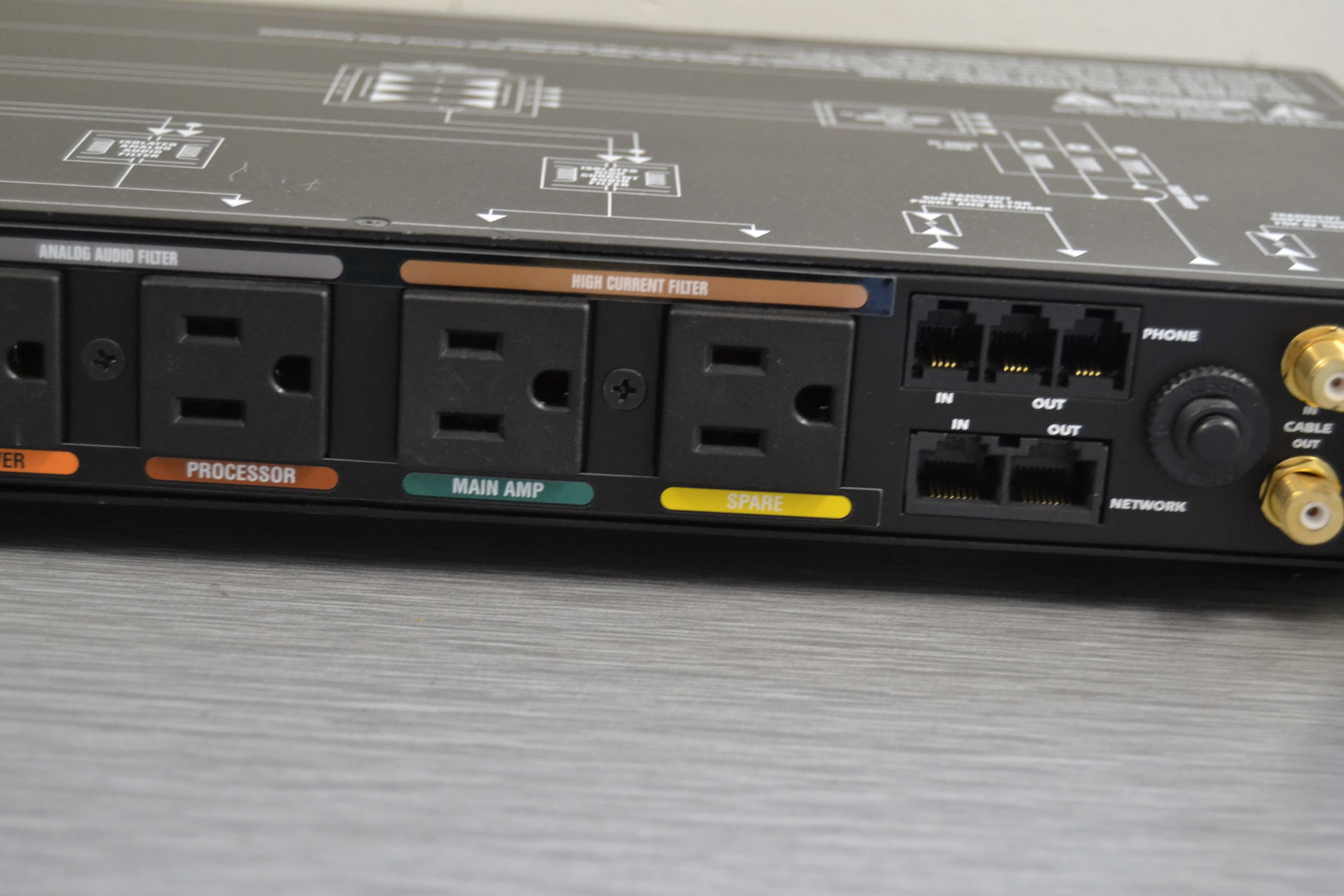 Monster Power HTS-1600 Power Conditioner - Image 9