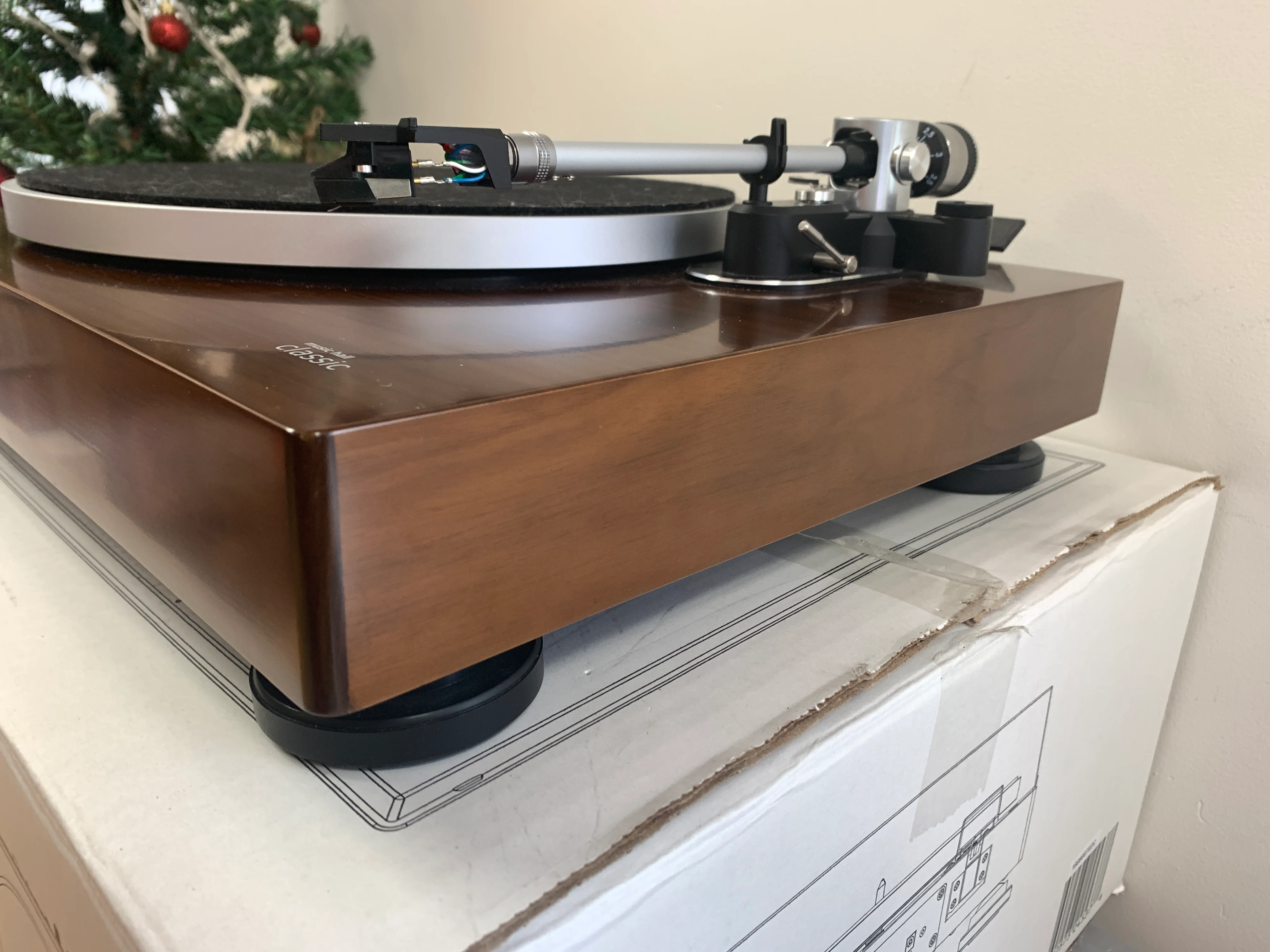 Music Hall Classic Turntable * box - Image 9