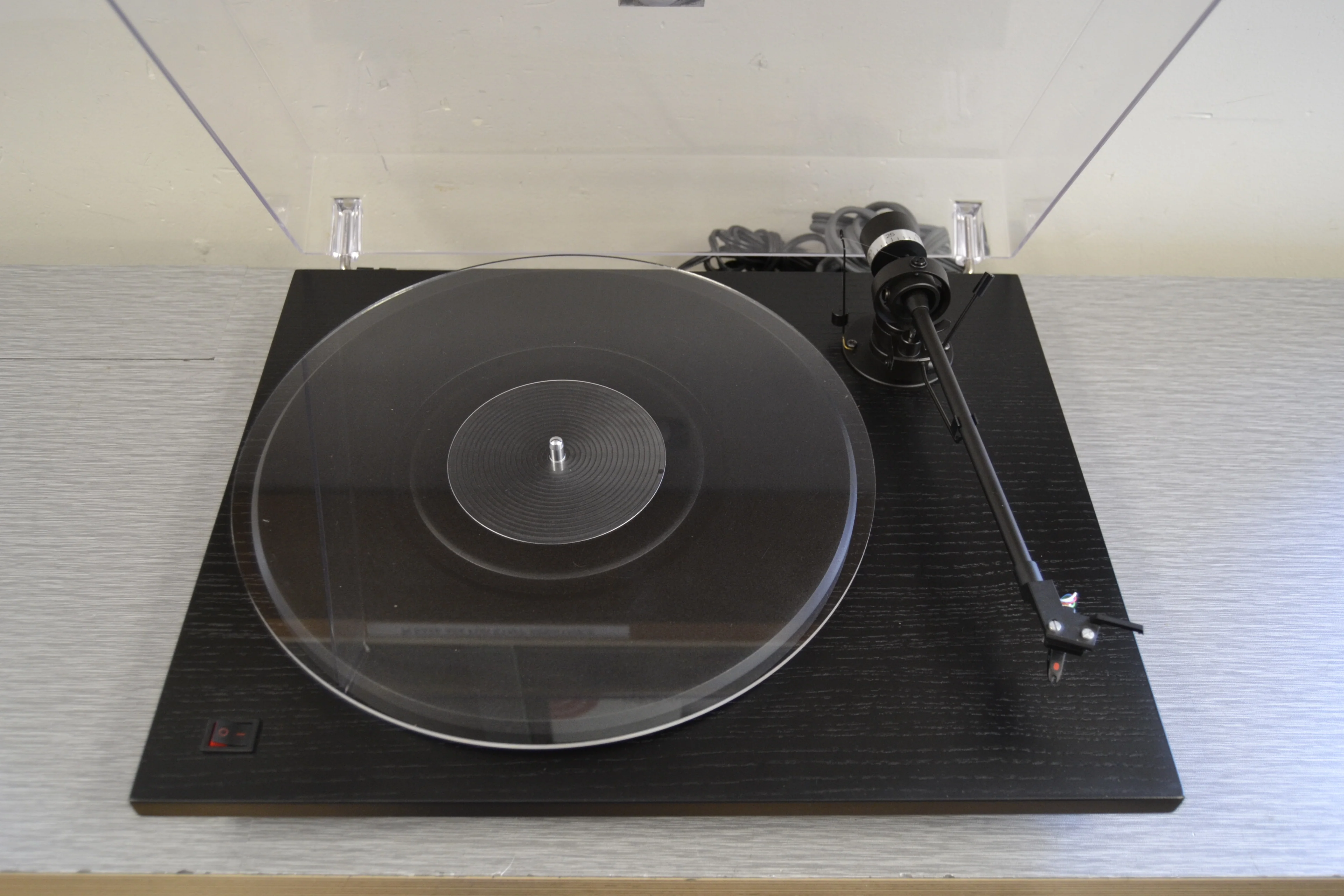 Music Hall MMF 2.1 Turntable * Clear Platter * Ortofon OM Cartridge - Image 3