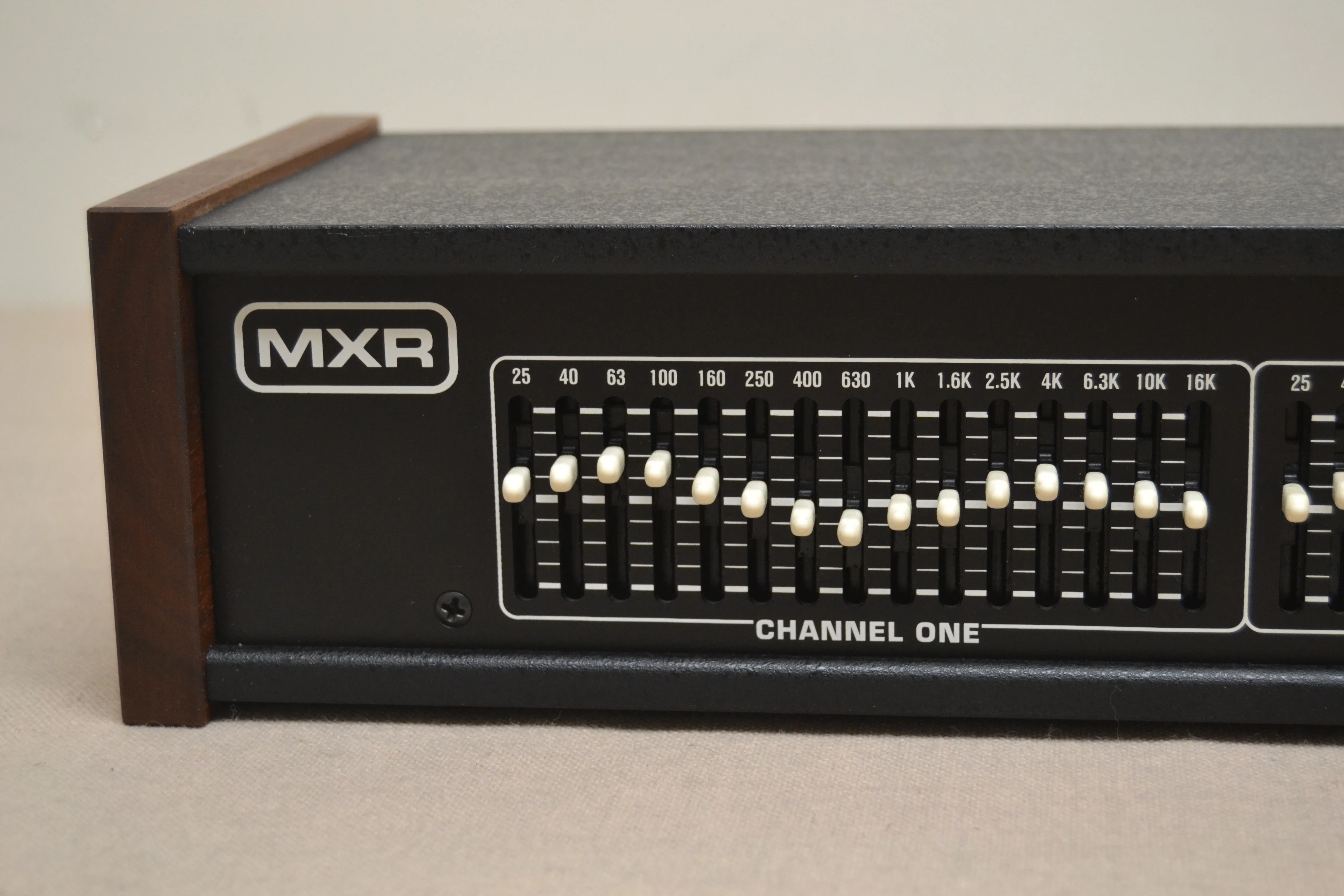 MXR Stereo 15 Band Graphic Equalizer Model 127 - Image 2
