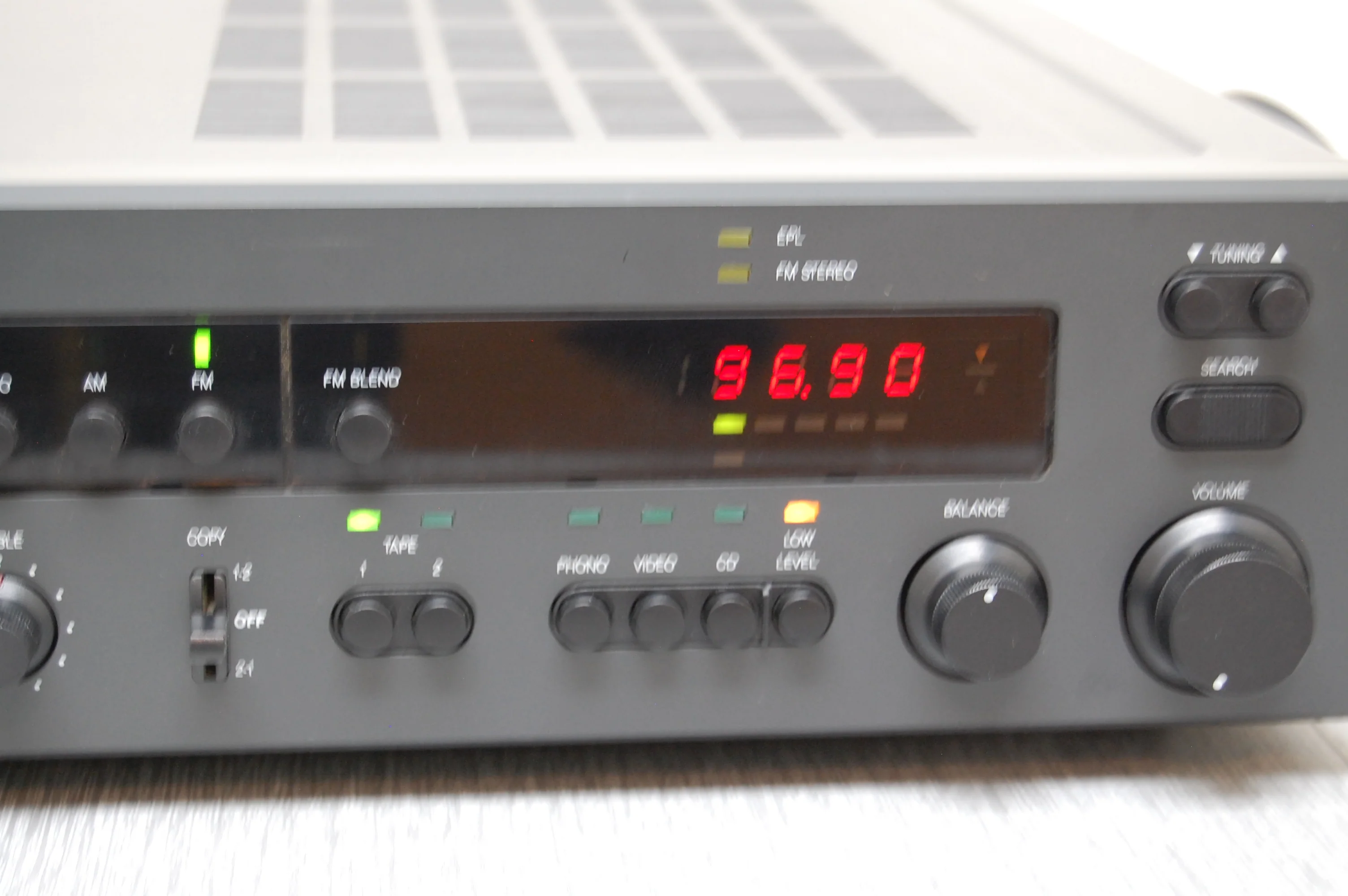 NAD 1600 Stereo Preamplifier - Tuner - Image 4