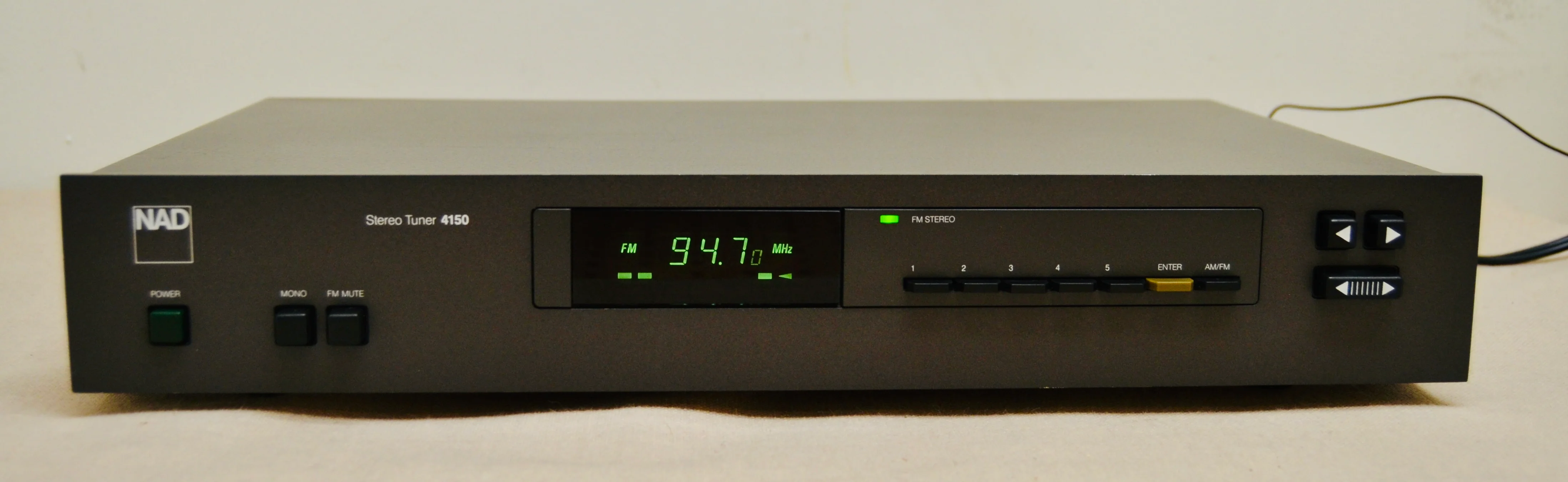 NAD 4150 Stereo Tuner