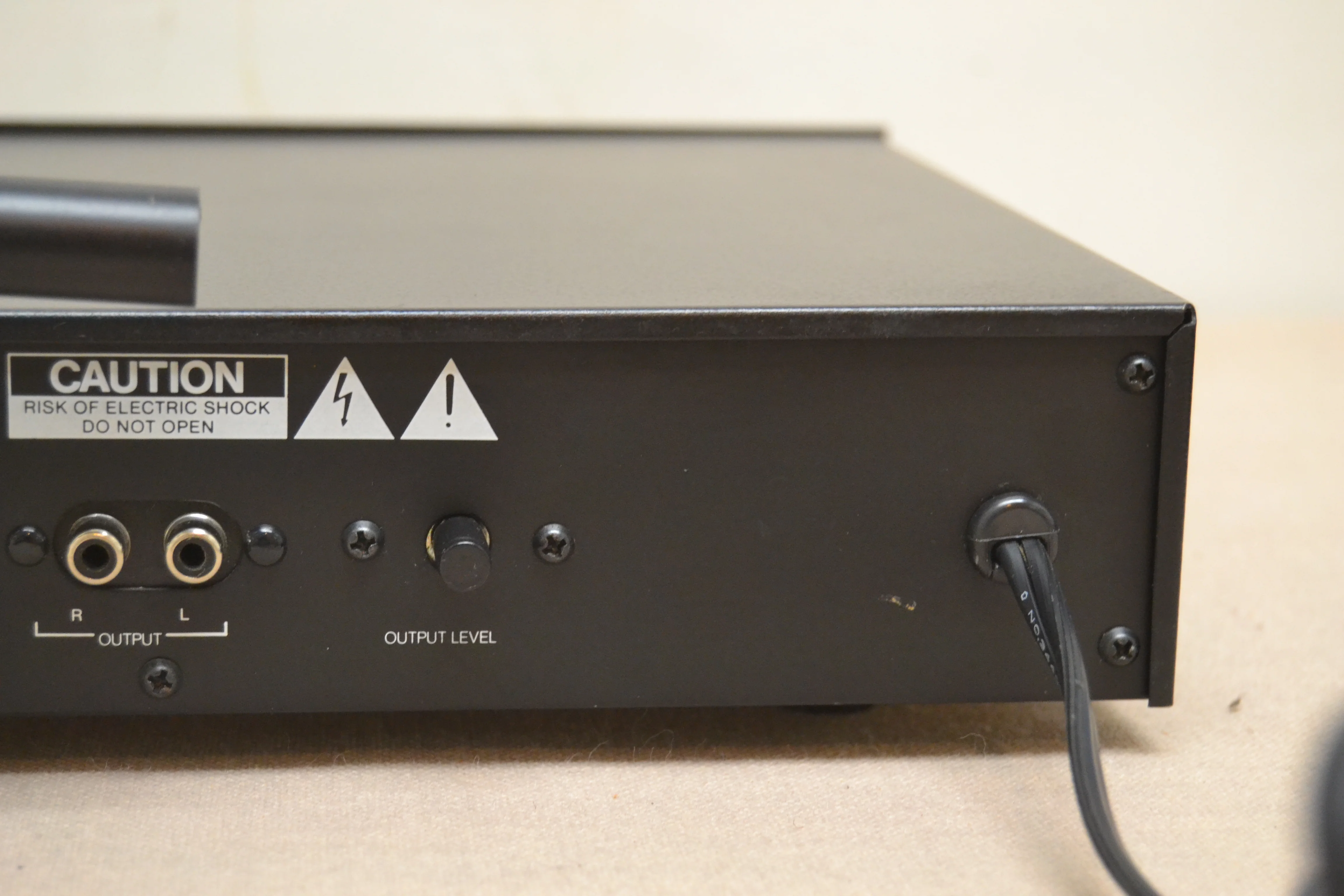 NAD 4150 Stereo Tuner - Image 13
