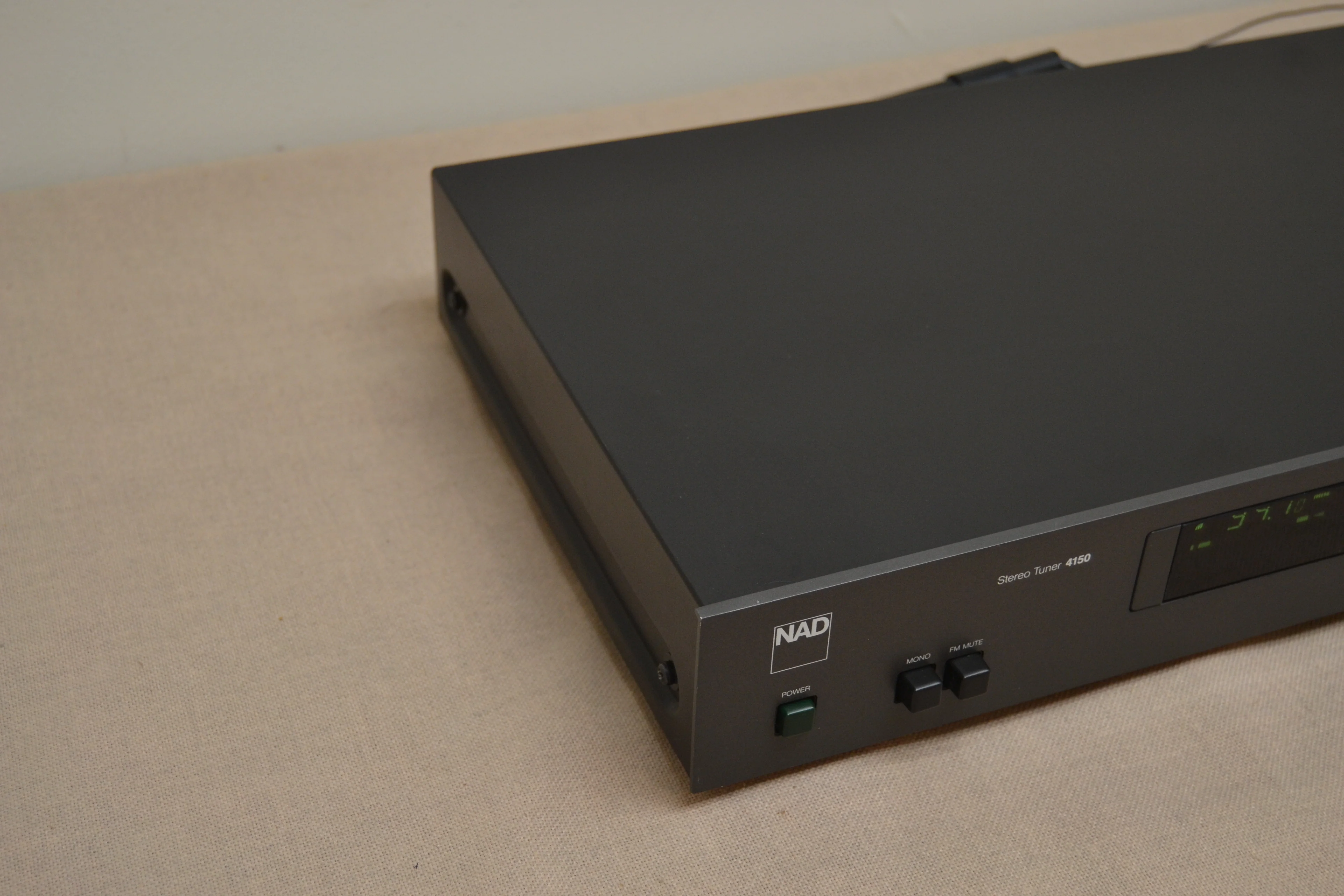 NAD 4150 Stereo Tuner - Image 8