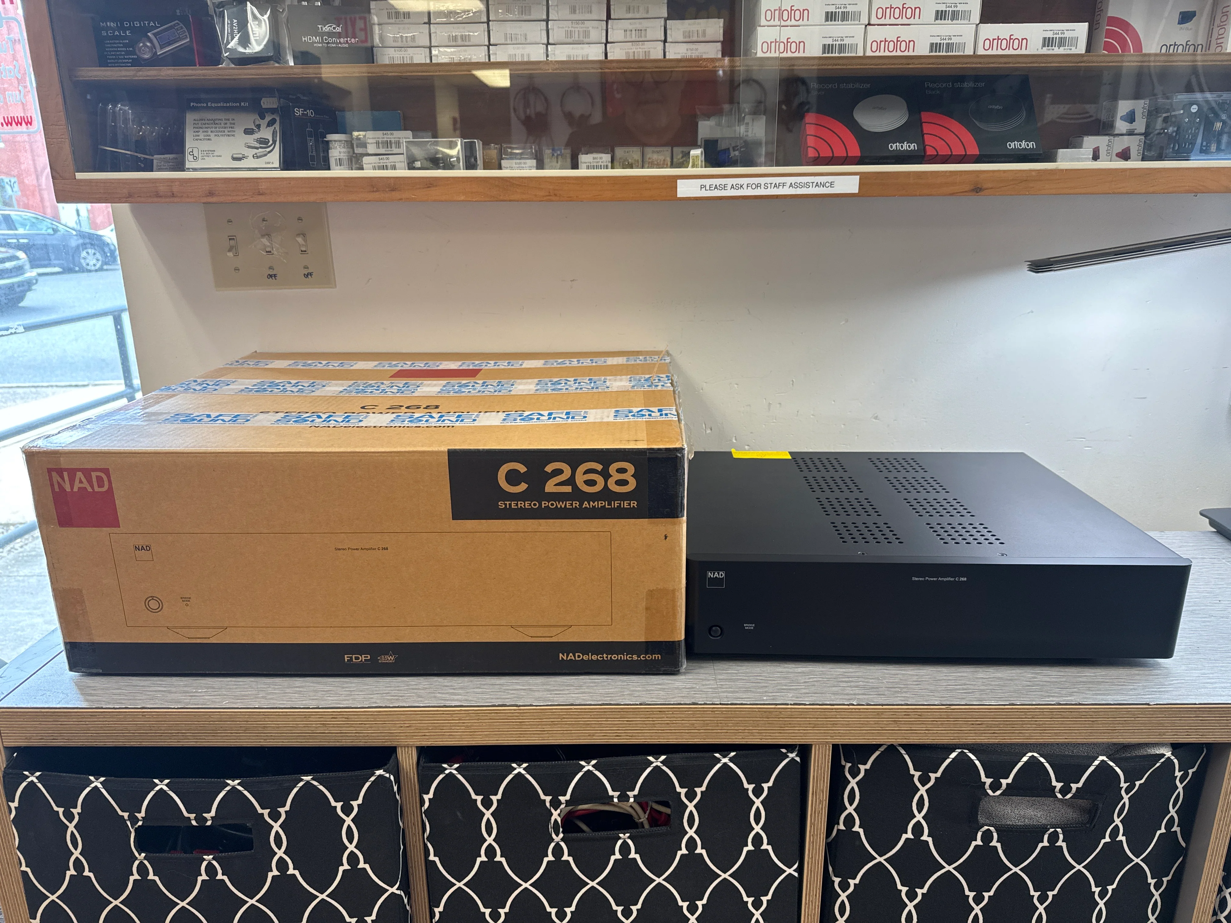 NAD C268 Stereo Power Amplifier * Box
