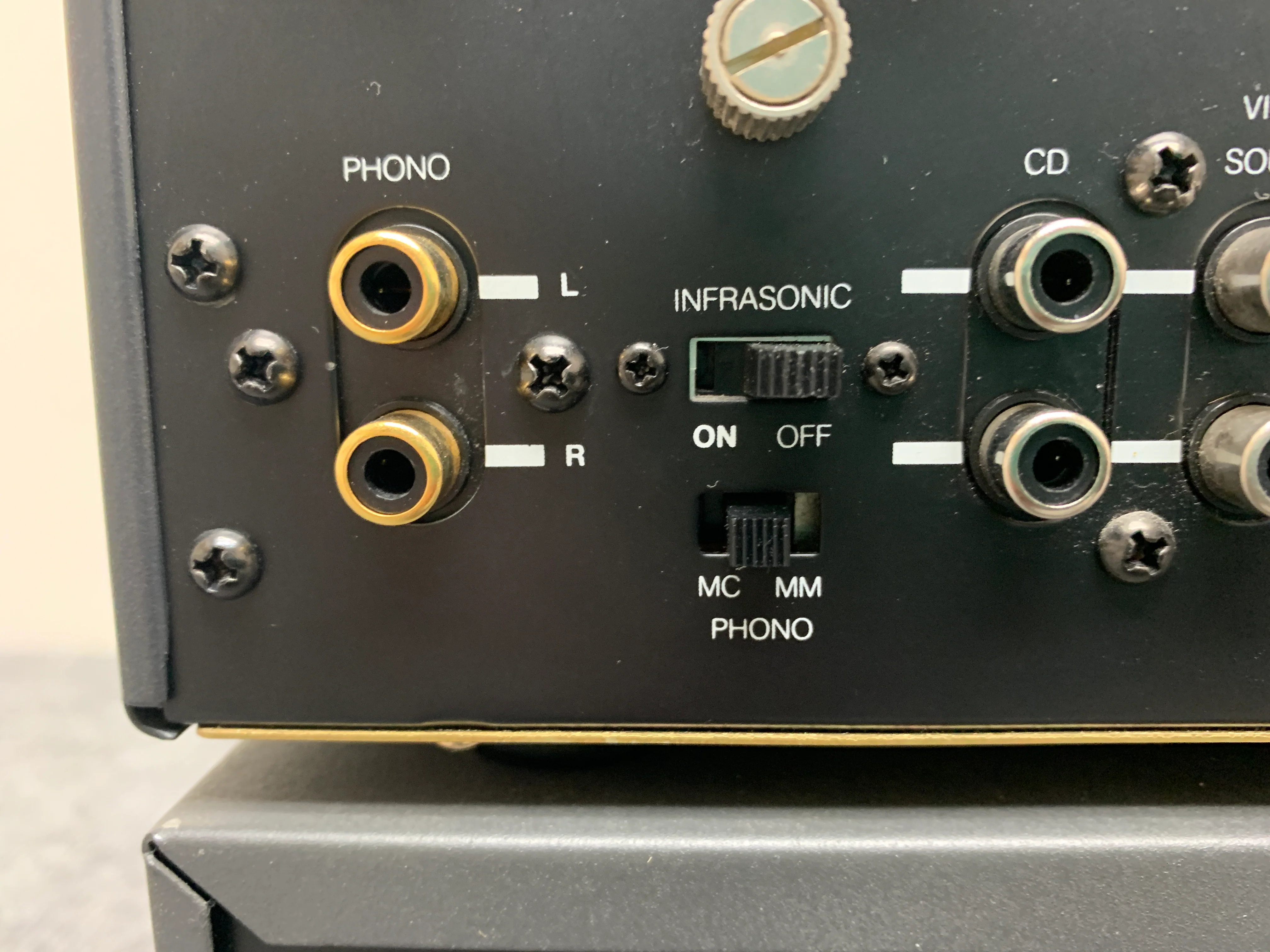NAD Combo - 1600 Preamplifier with Remote - 2400 Power Amplifier - Image 20