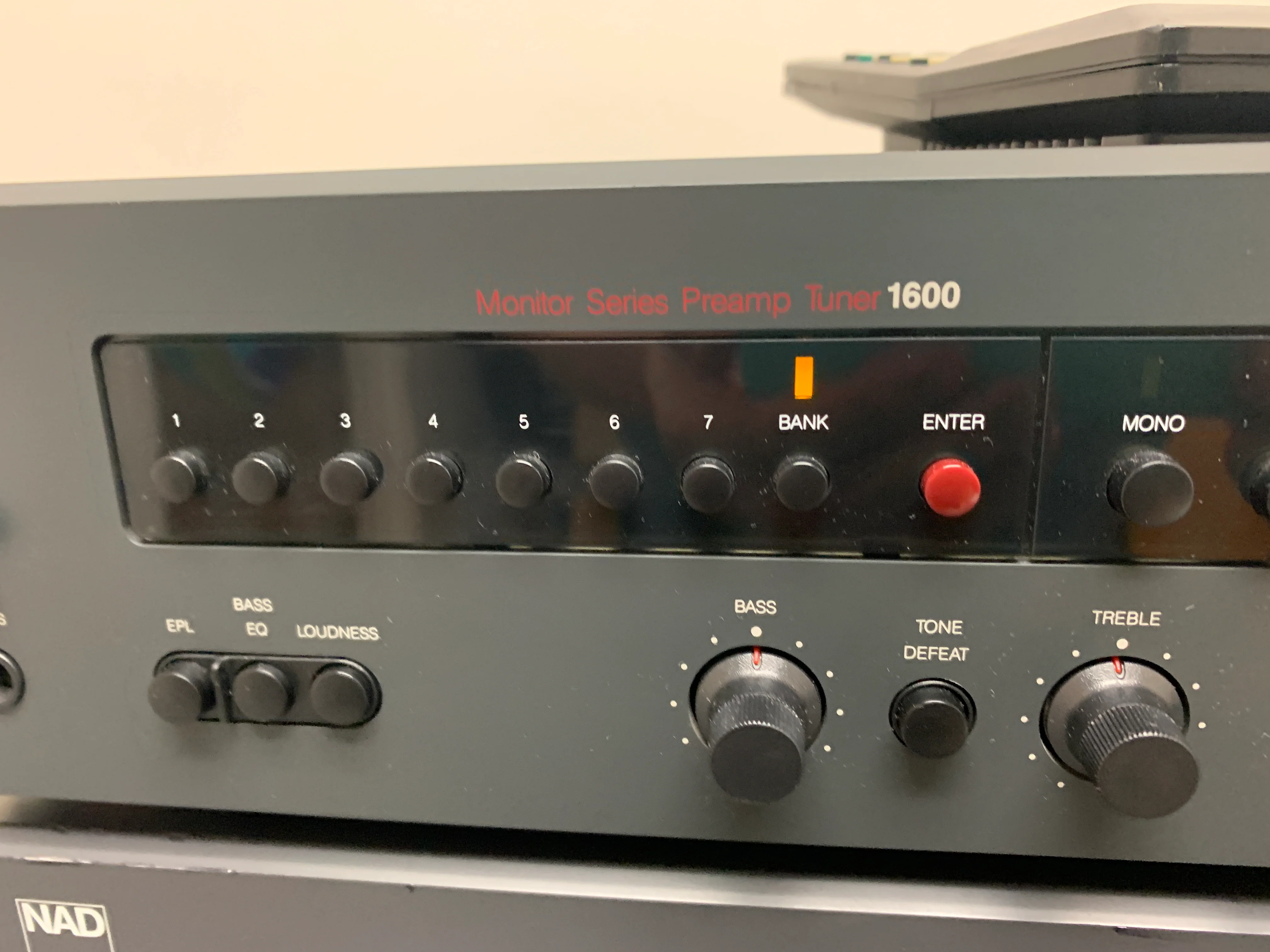 NAD Combo - 1600 Preamplifier with Remote - 2400 Power Amplifier - Image 7