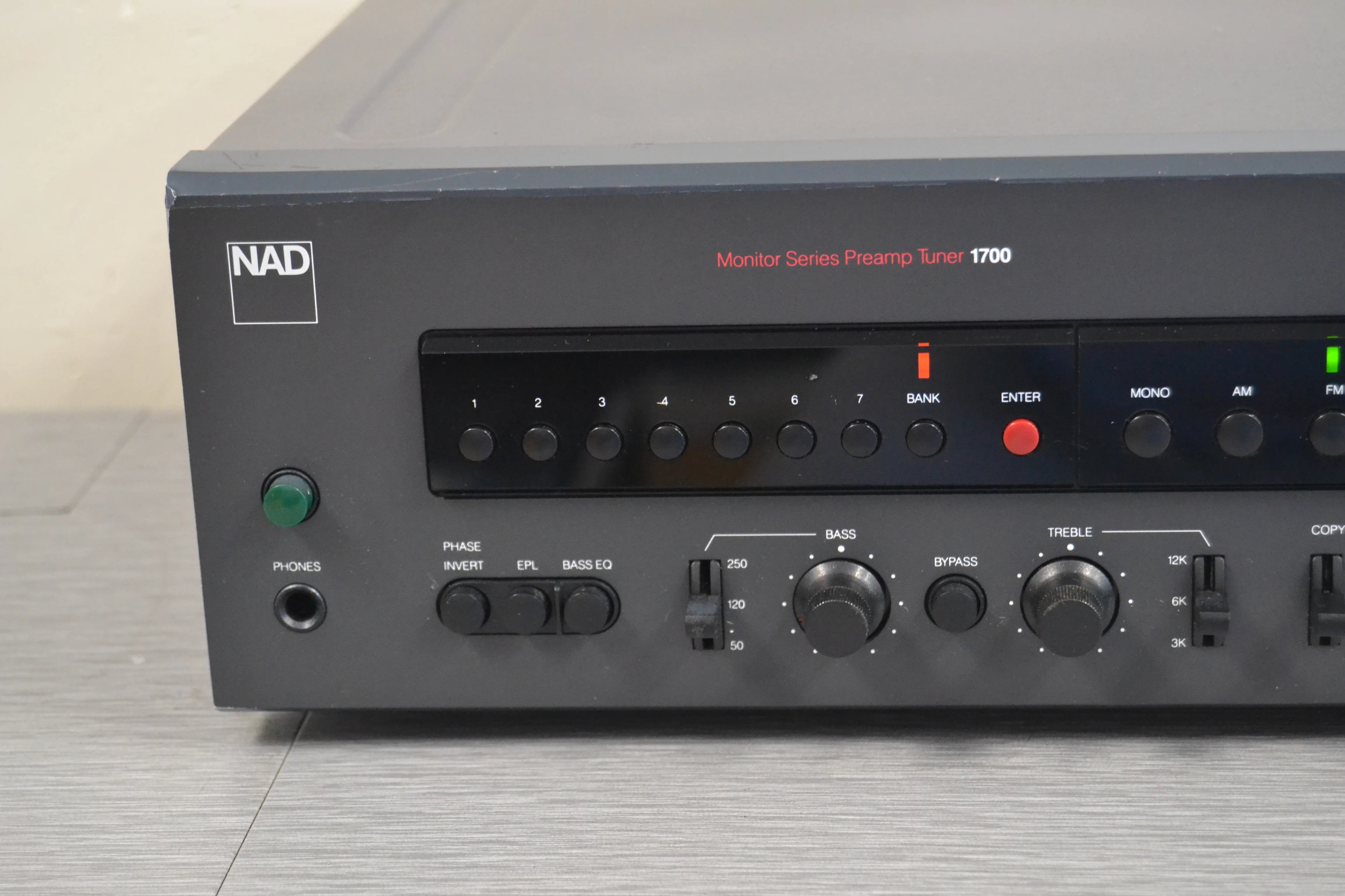 NAD Preamplifier Tuner 1700 - Image 2