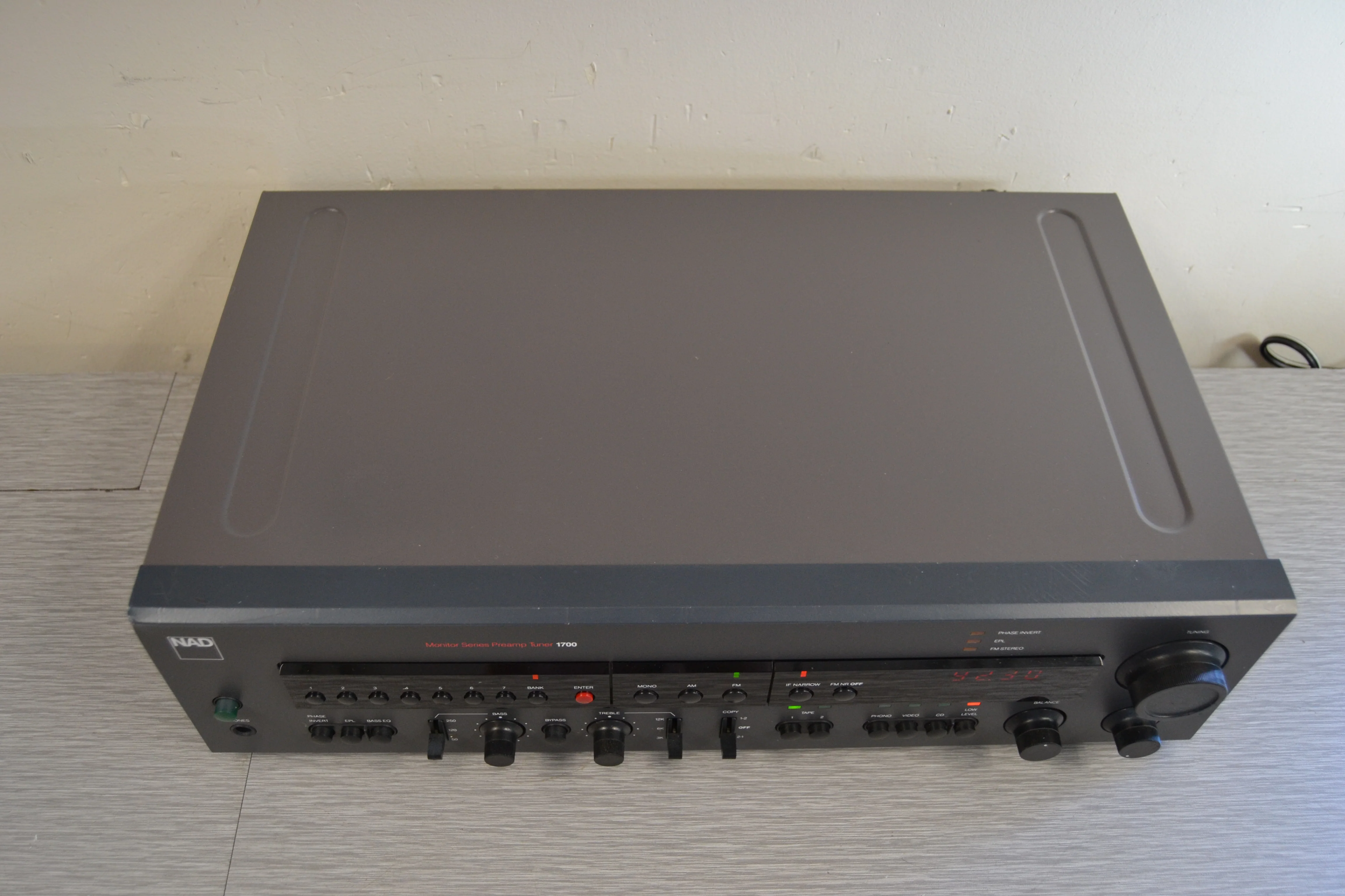 NAD Preamplifier Tuner 1700 - Image 5