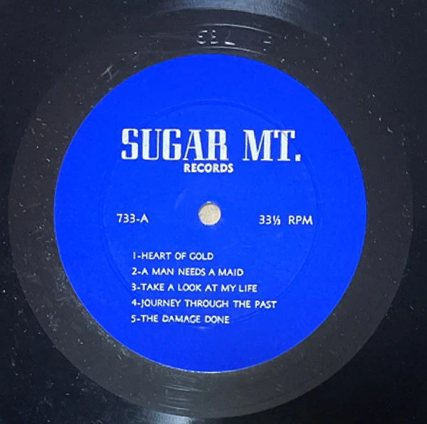 Neil Young - Live On Sugar Mountain: February 1, 1971 (LP, Mono, Unofficial) (Very Good Plus (VG+)) - Image 2