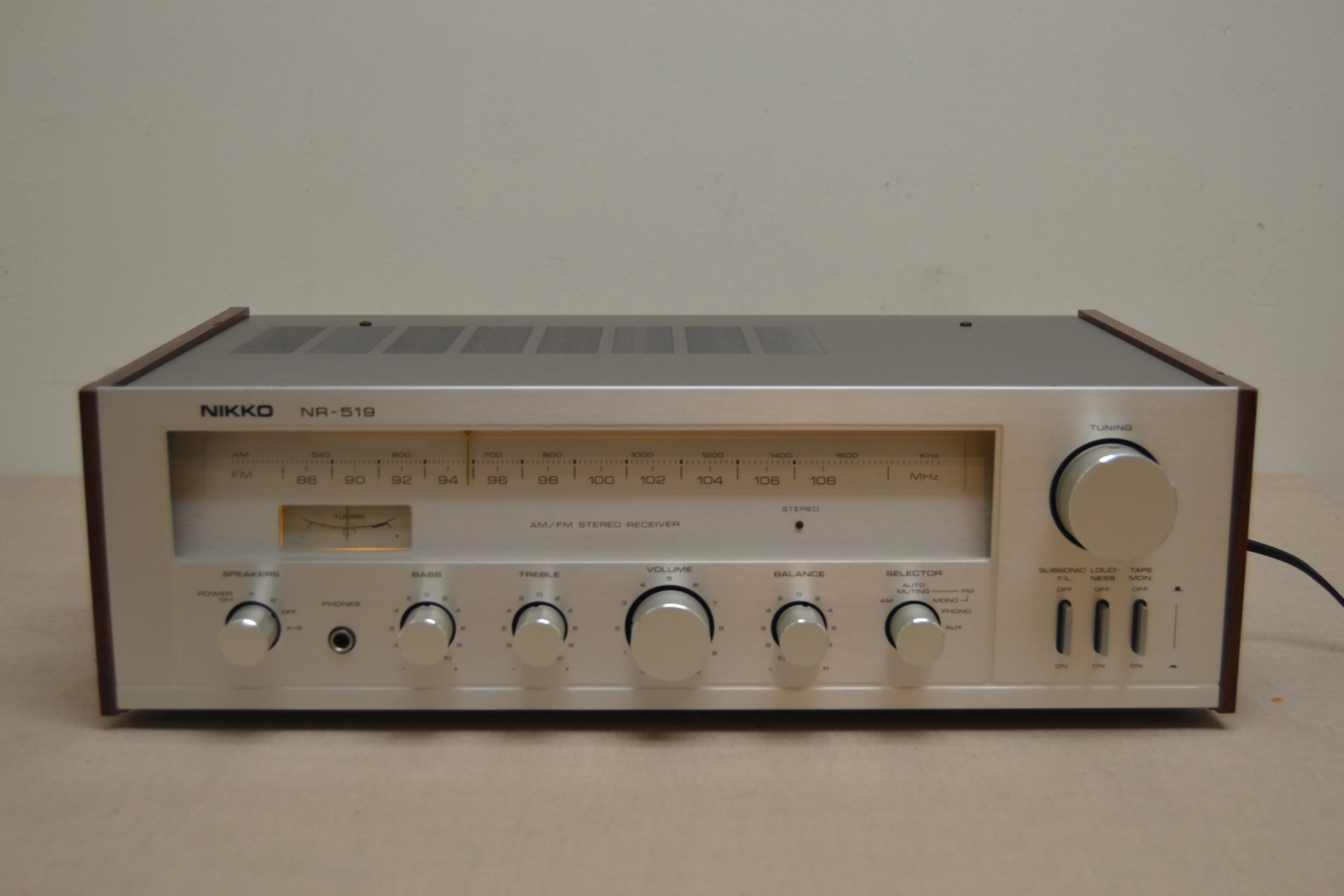 Nikko NR-519 Stereo Receiver * 20W RMS * 1980