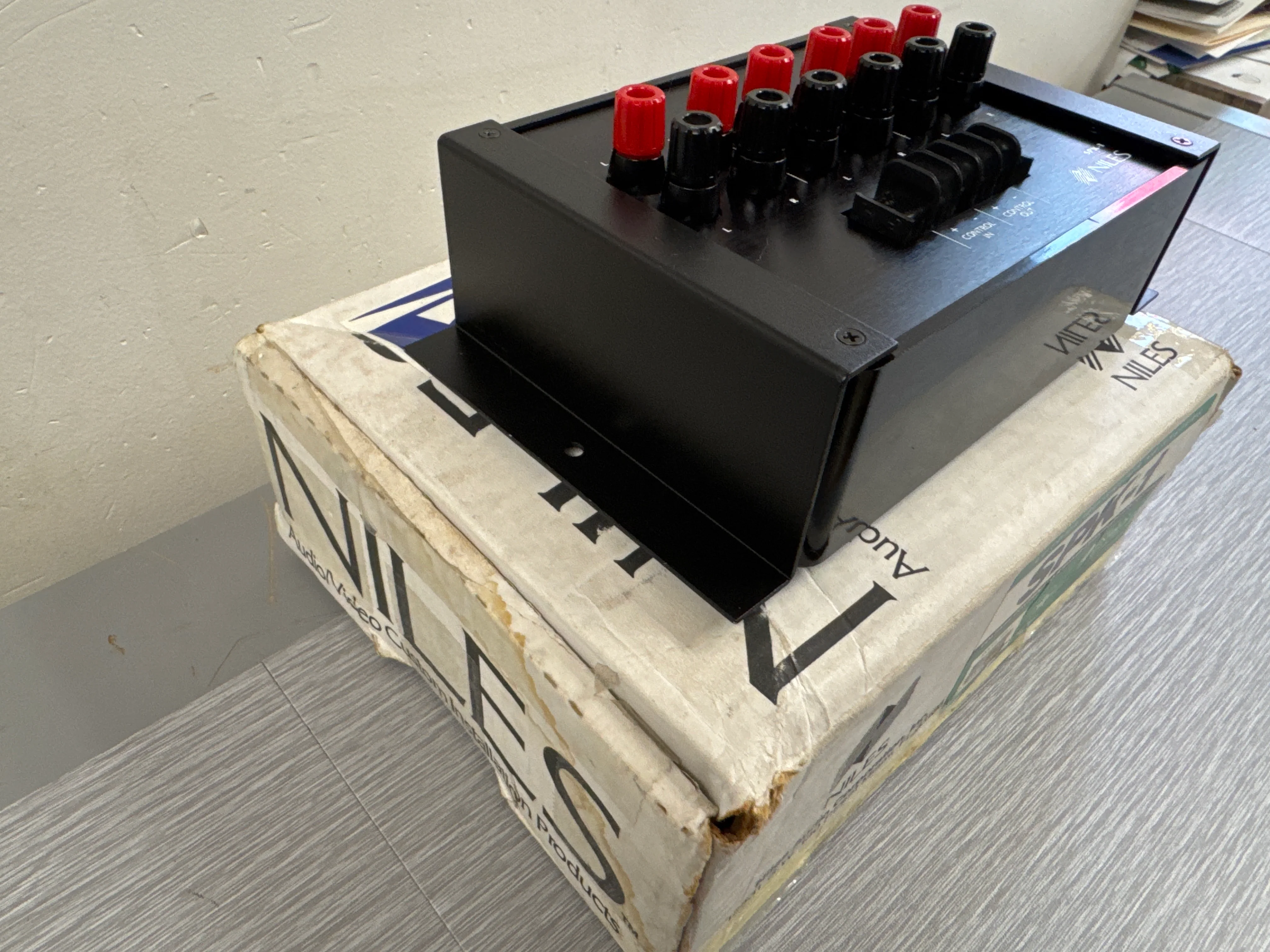 Niles SPK1 Speaker Level A-B Switcher 12V-Triggered - Image 3