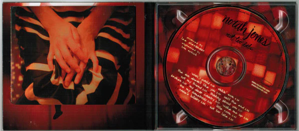 Norah Jones - Not Too Late (CD, Album, Dig) (Very Good Plus (VG+)) - Image 2