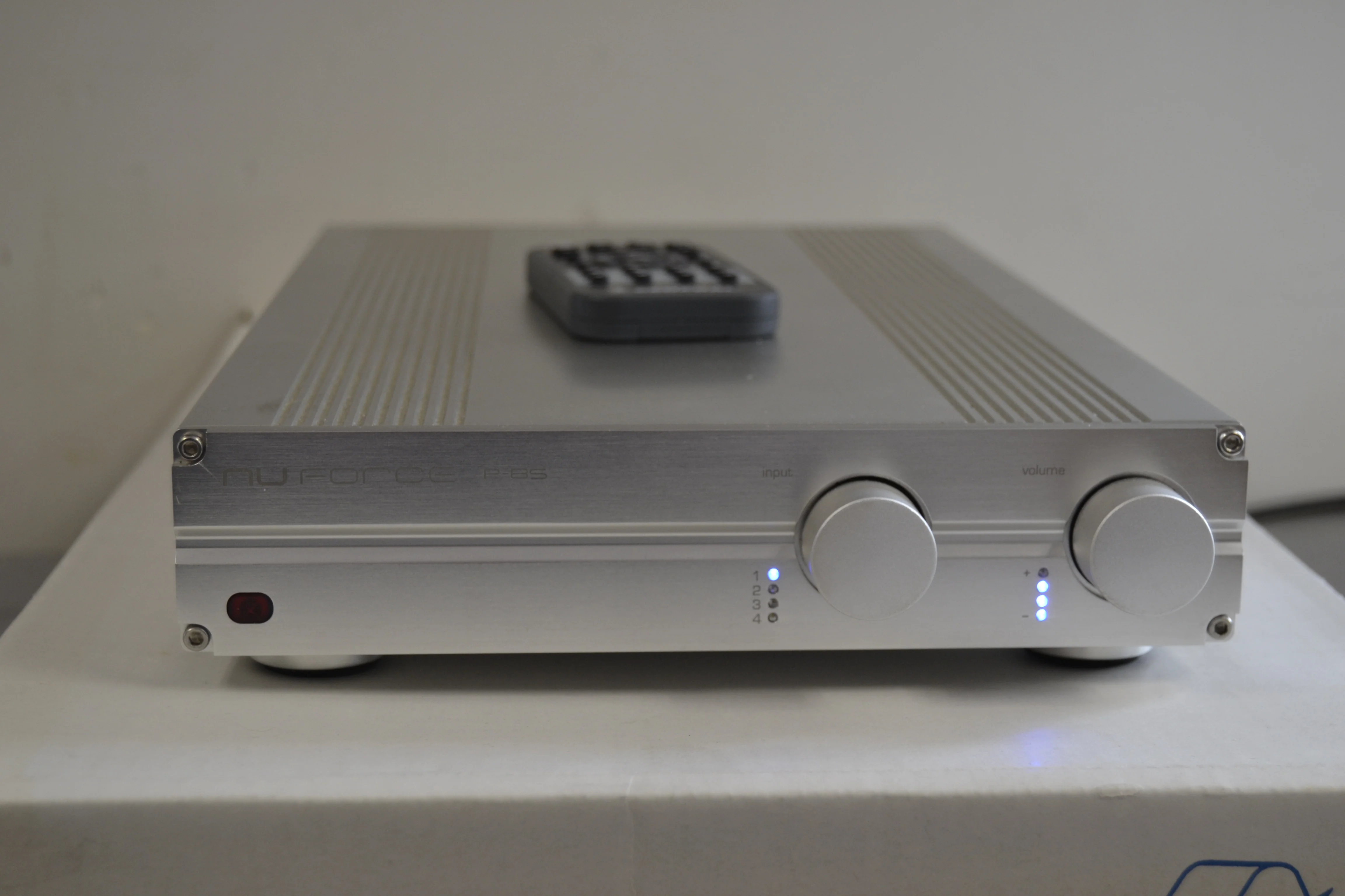 NUForce P-8S Stereo Preamplifier * Universal Remote * Box