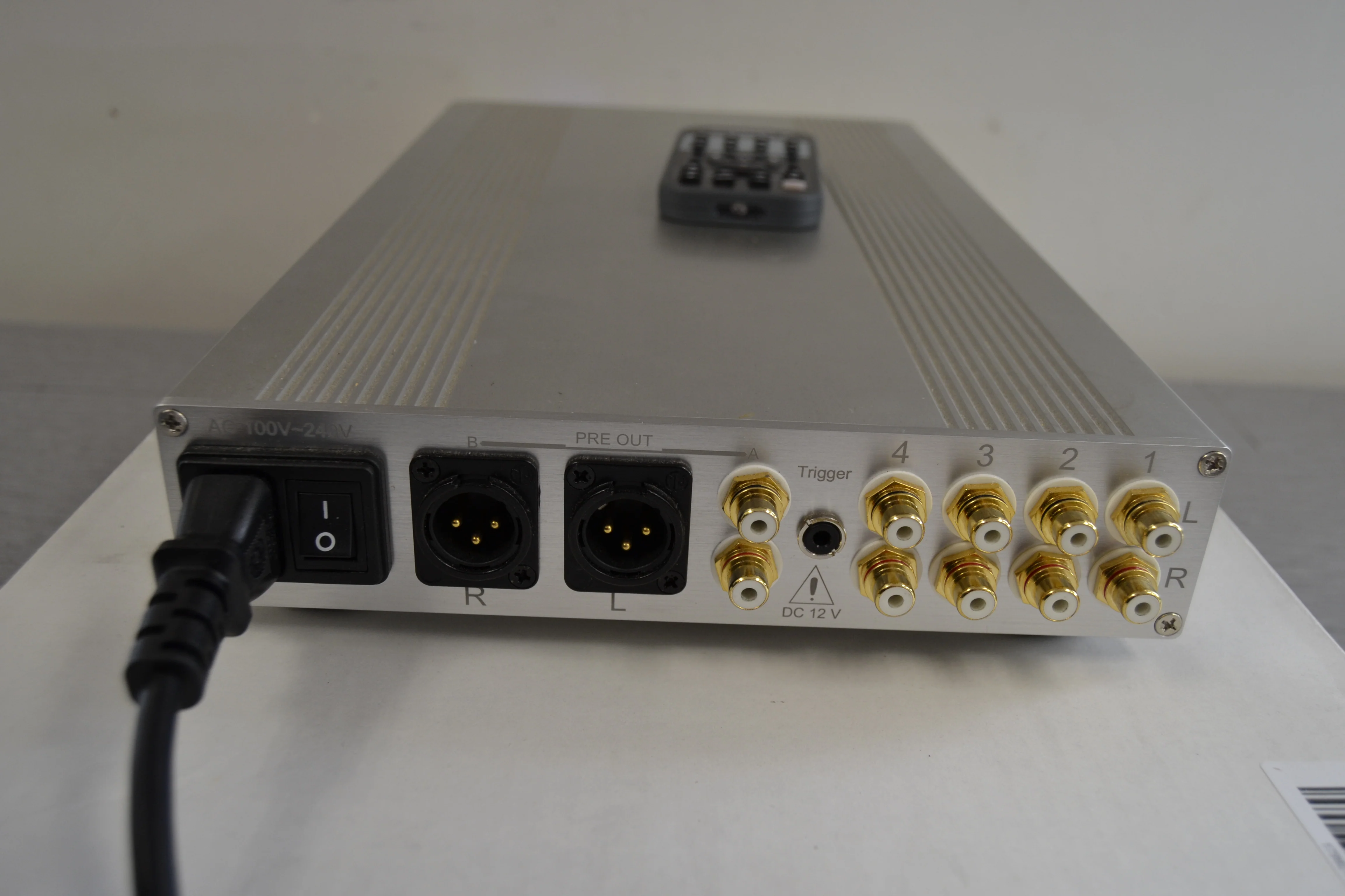 NUForce P-8S Stereo Preamplifier * Universal Remote * Box - Image 6