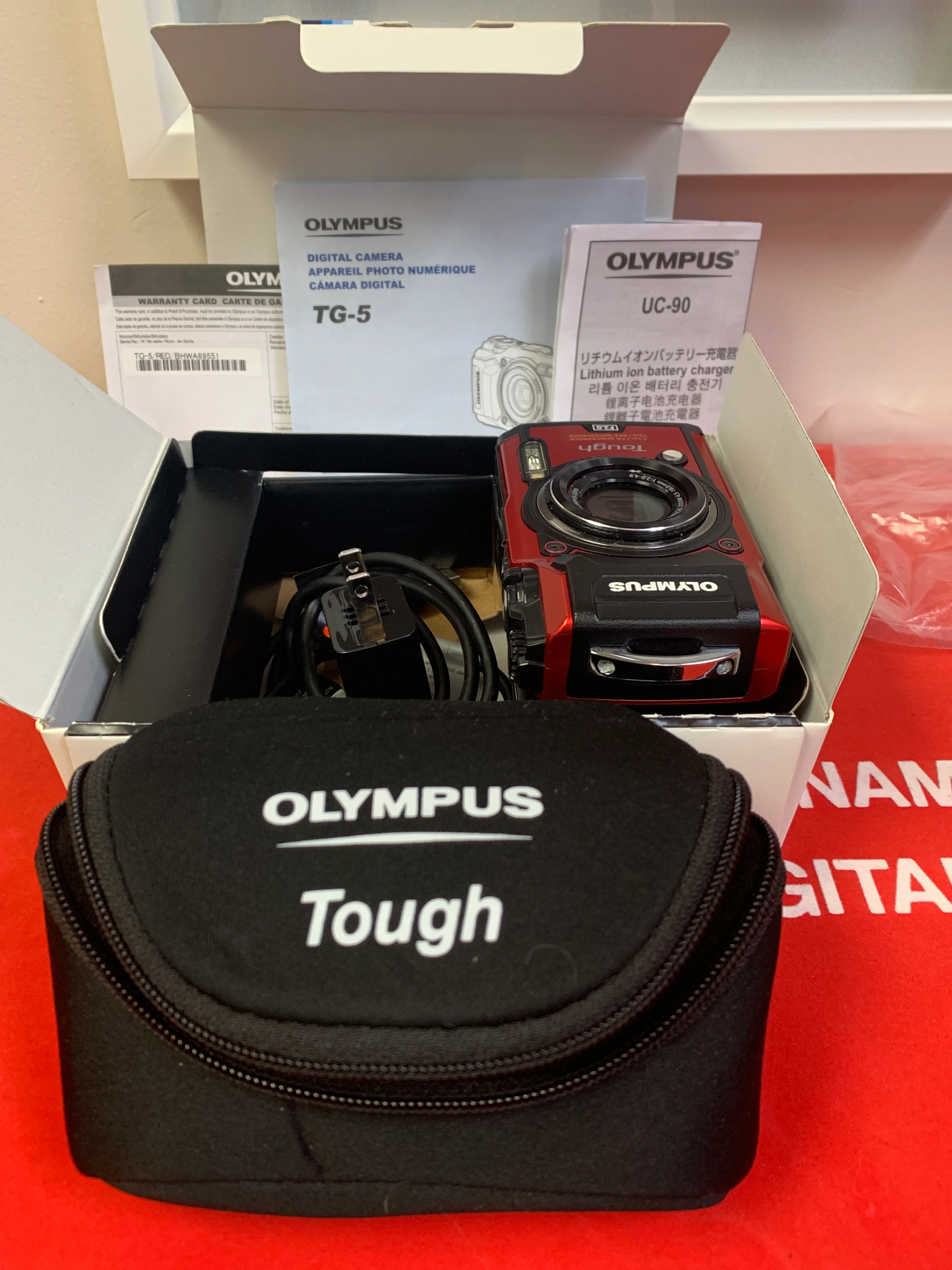 Olympus TG-5 Tough Camera * Red * w/ Box, Instructions & Carrying Case - Image 11