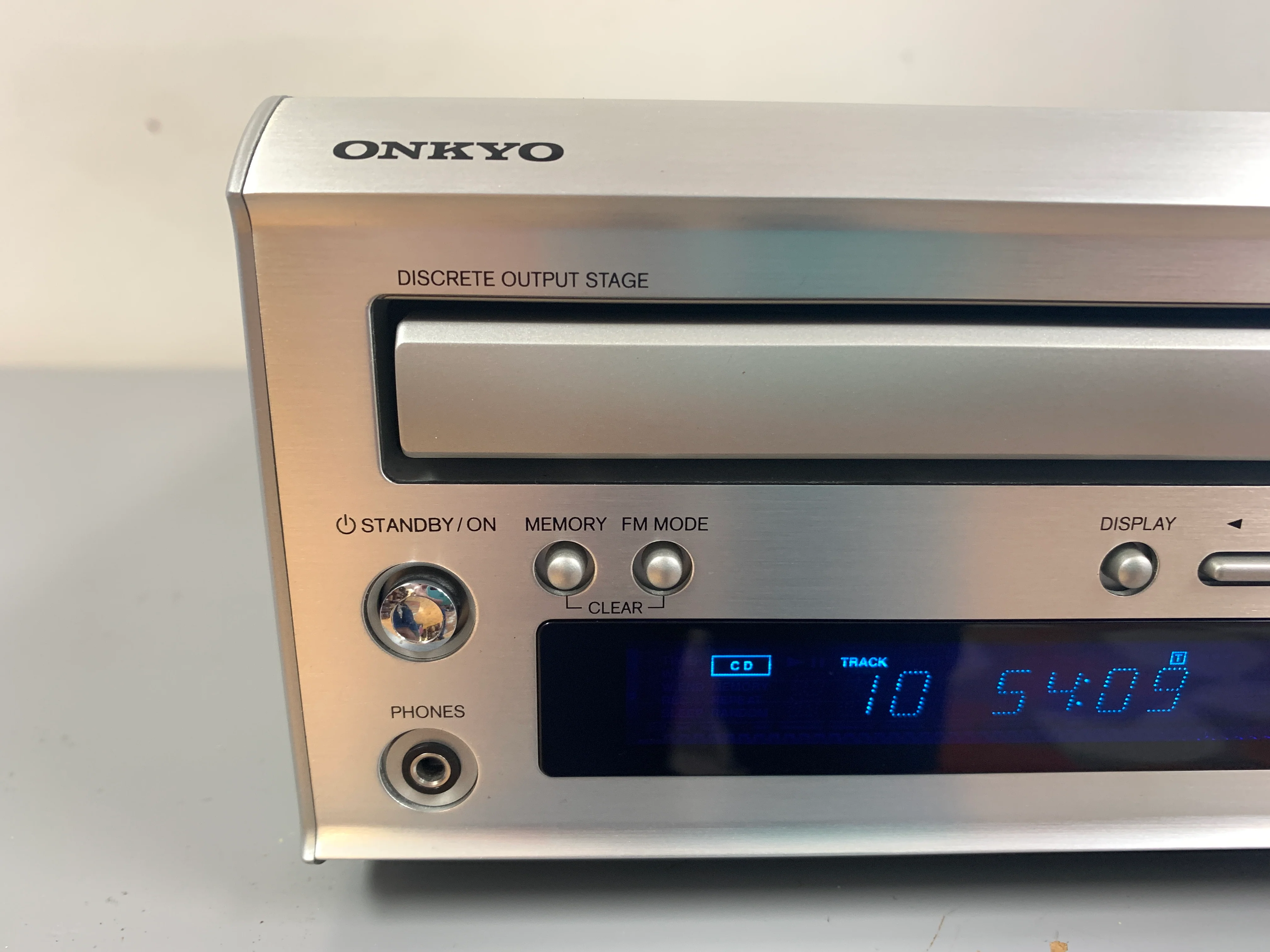 Onkyo CR-305TX MIDI Size Stereo Receiver and CD Player - Image 2