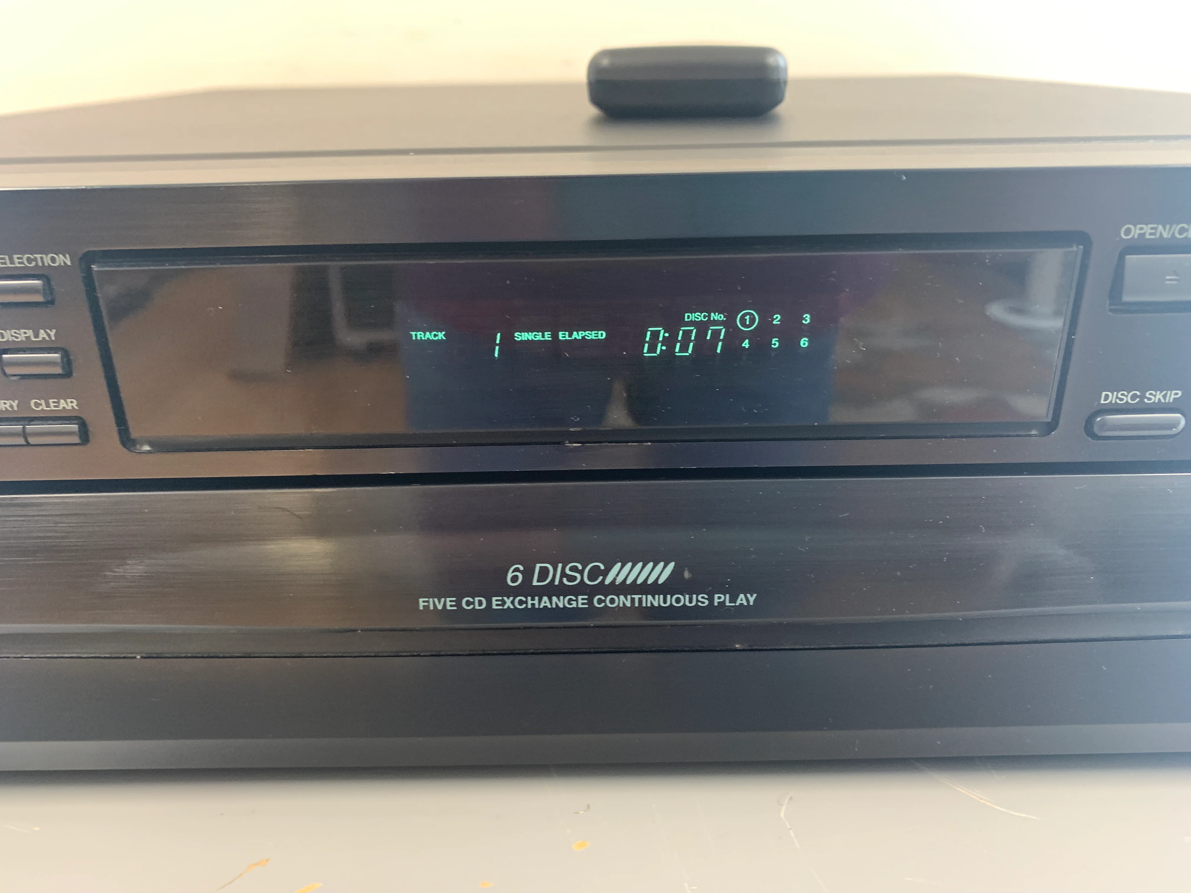 Onkyo DX-C370 Compact Disc Changer * 6 Discs * Remote Control - Image 3