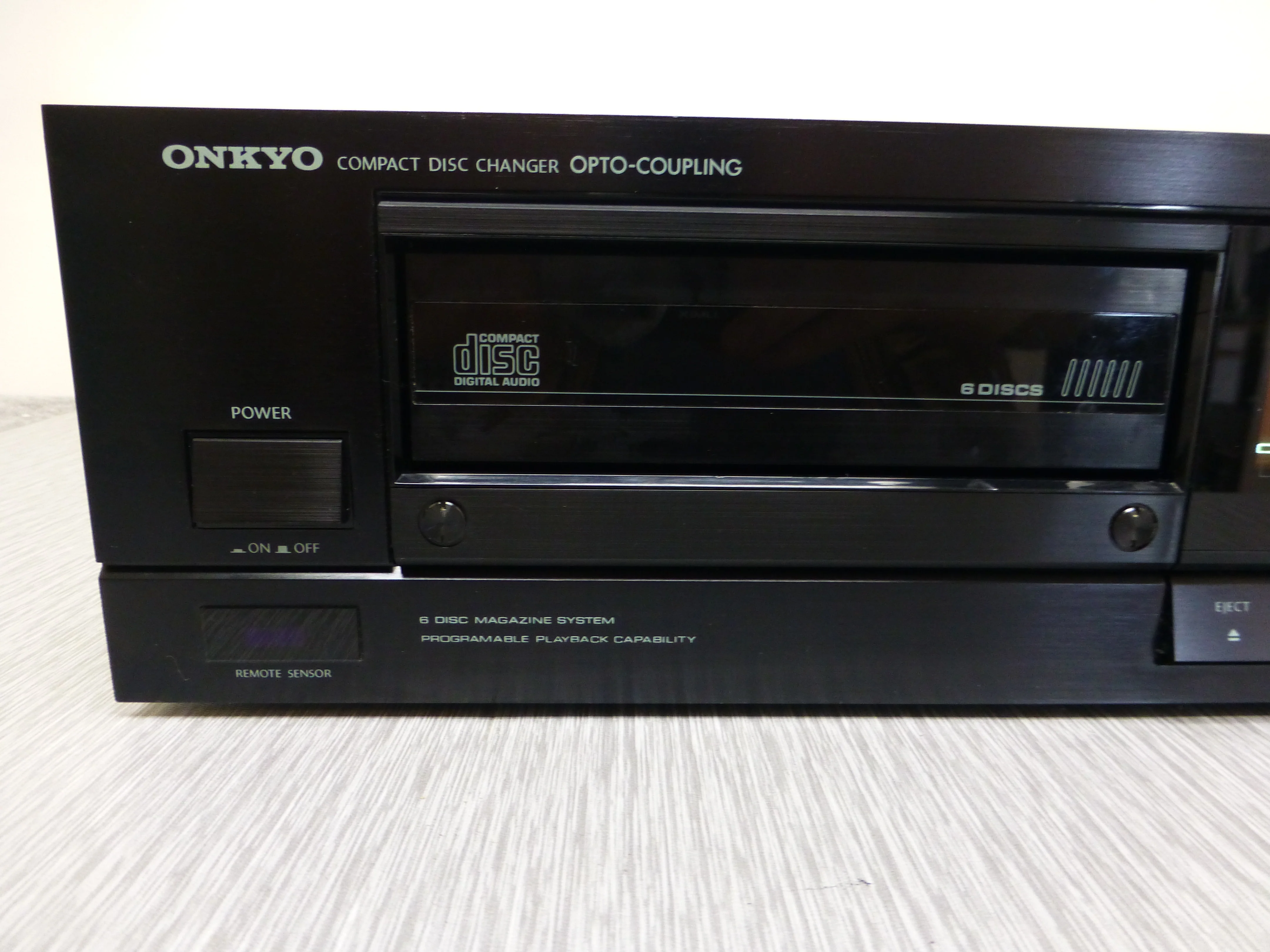 Onkyo DX-C600  Compact Disc Changer * 6 Disc Cartridge * 2 Cartridges - Image 2