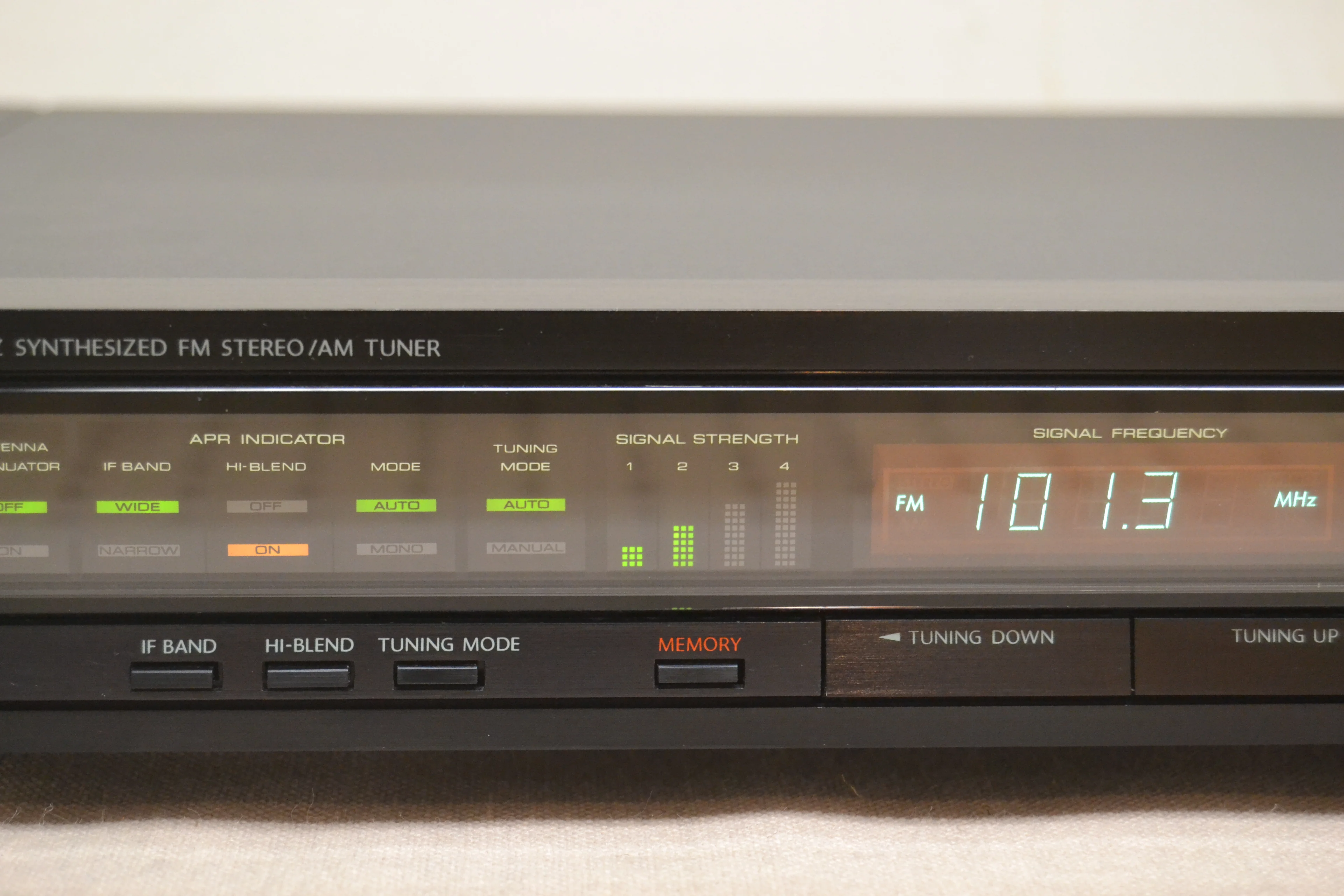 Onkyo T-4150 Synthesized FM Stereo / AM Tuner (1987-89) - Image 3