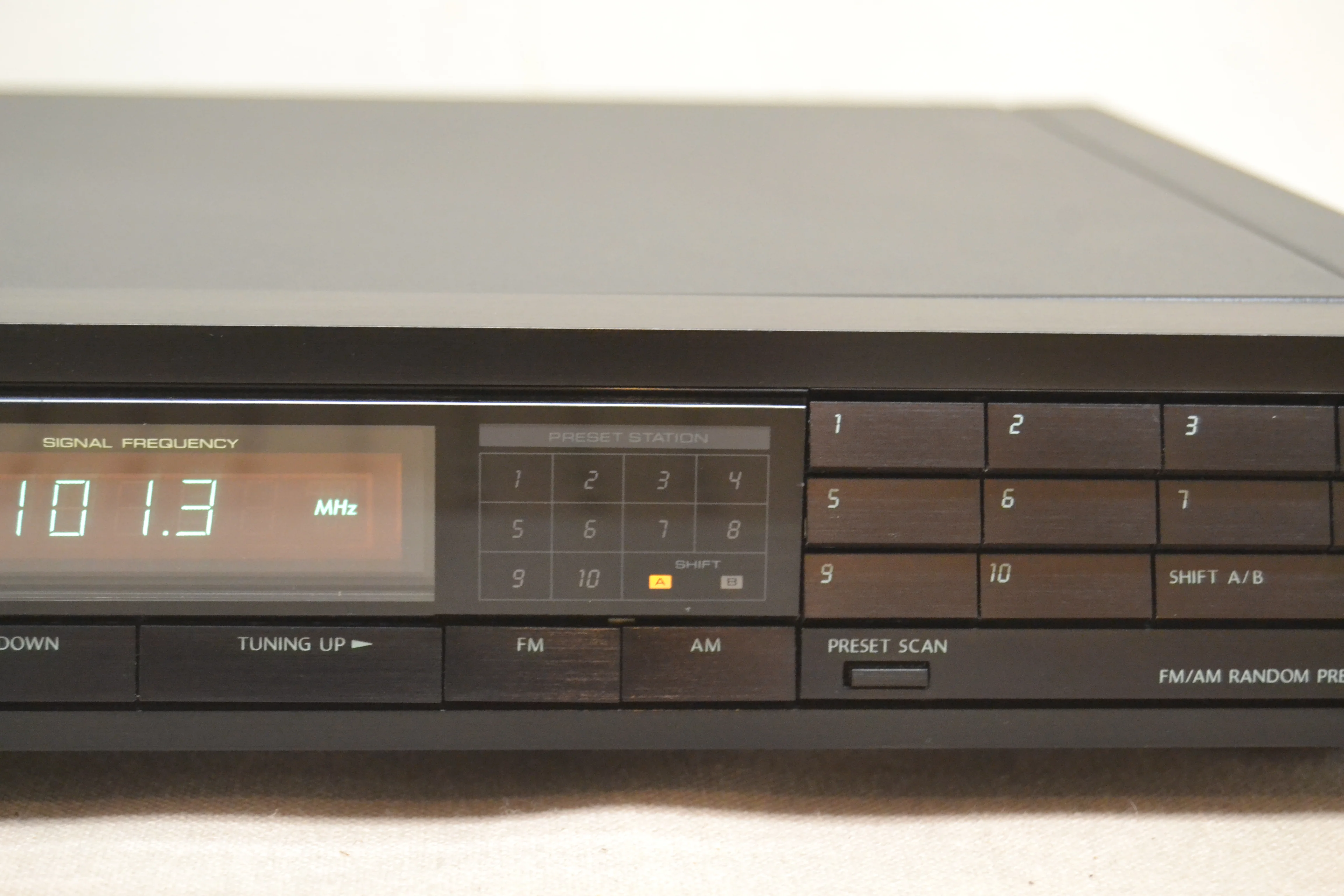 Onkyo T-4150 Synthesized FM Stereo / AM Tuner (1987-89) - Image 5