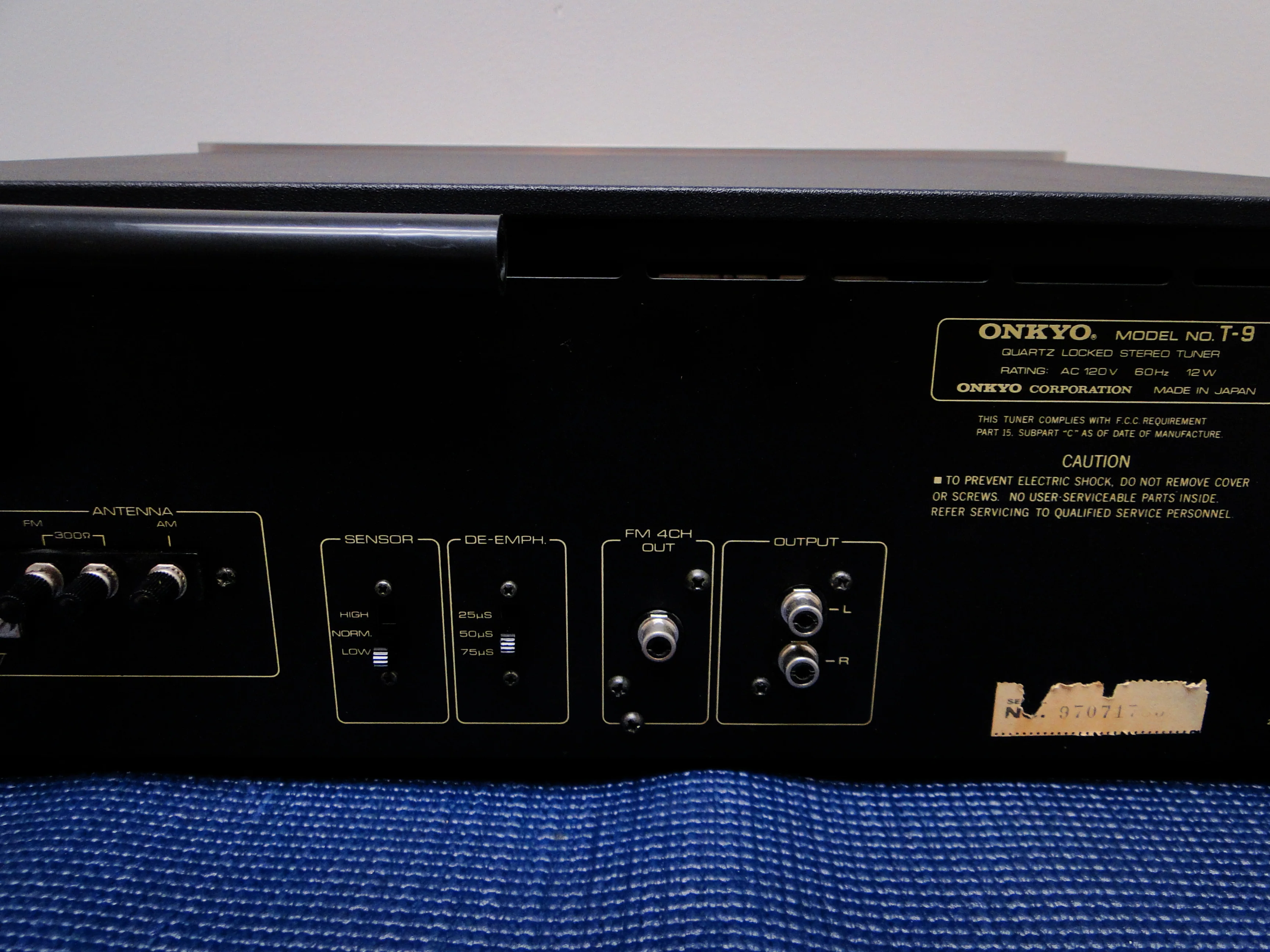 Onkyo T9 Stereo Tuner - Image 10