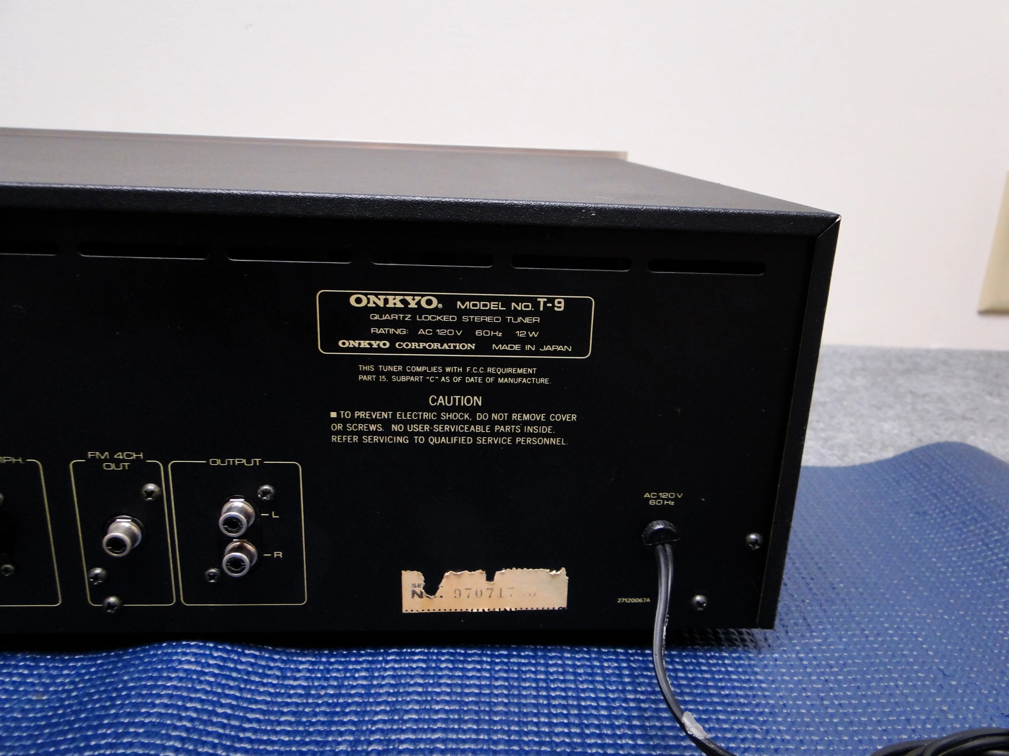 Onkyo T9 Stereo Tuner - Image 11