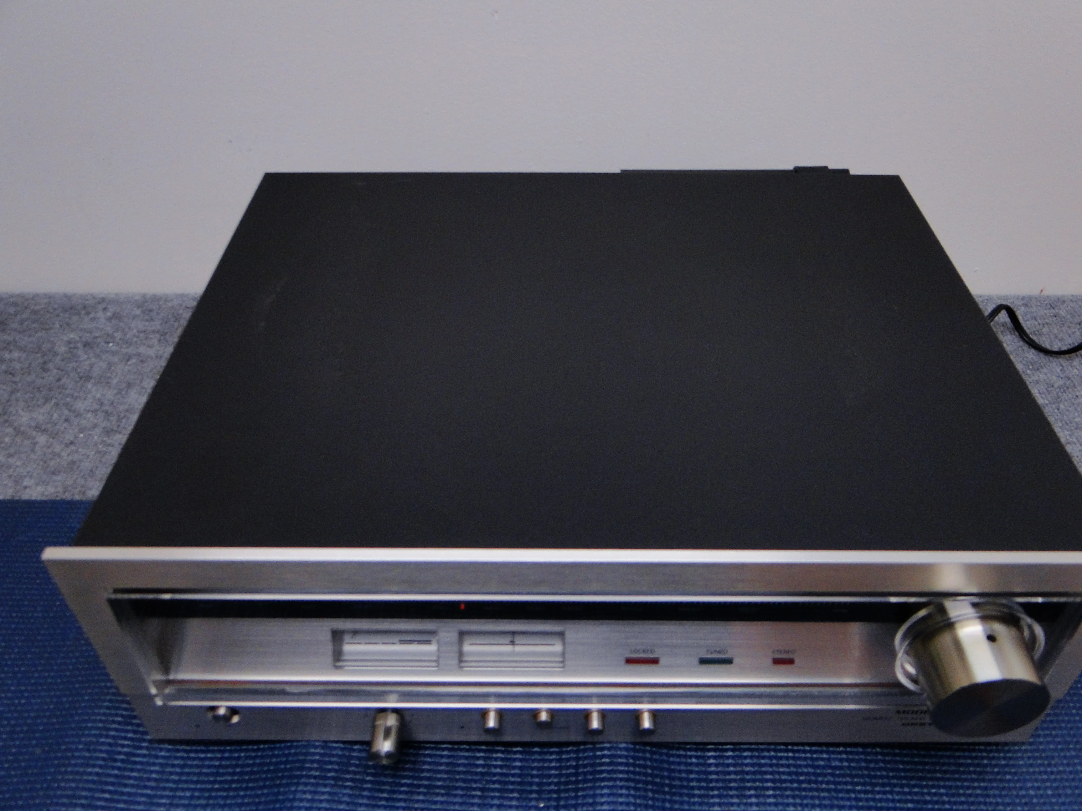 Onkyo T9 Stereo Tuner - Image 6